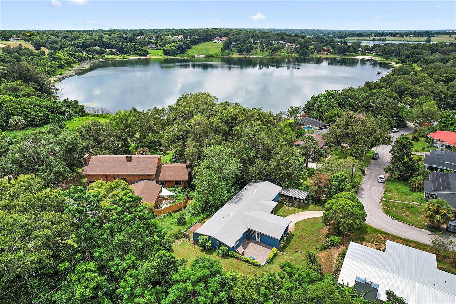 Eustis, FL 32726,895 LAKE NETTIE DR