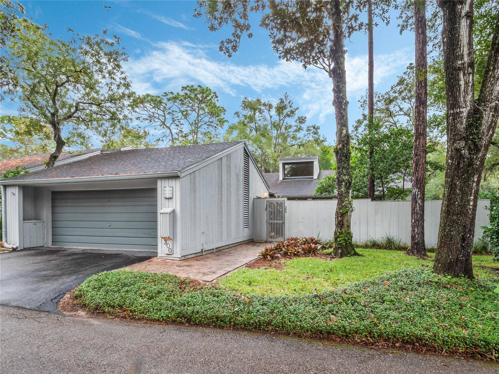 Longwood, FL 32779,300 FOX SQUIRREL LN