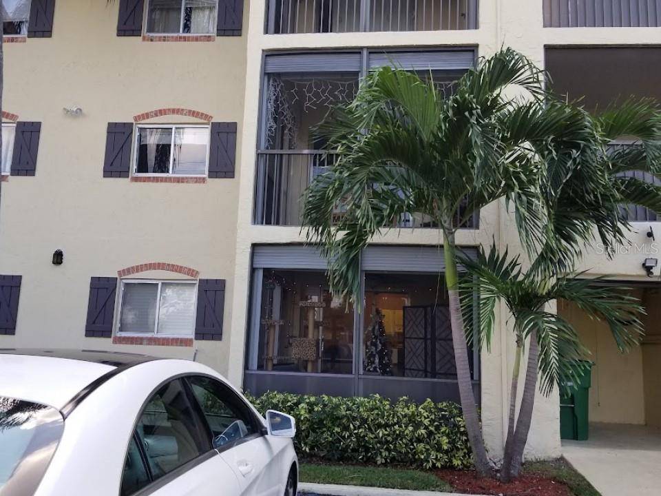 Pompano Beach, FL 33060,251 S CYPRESS RD #104