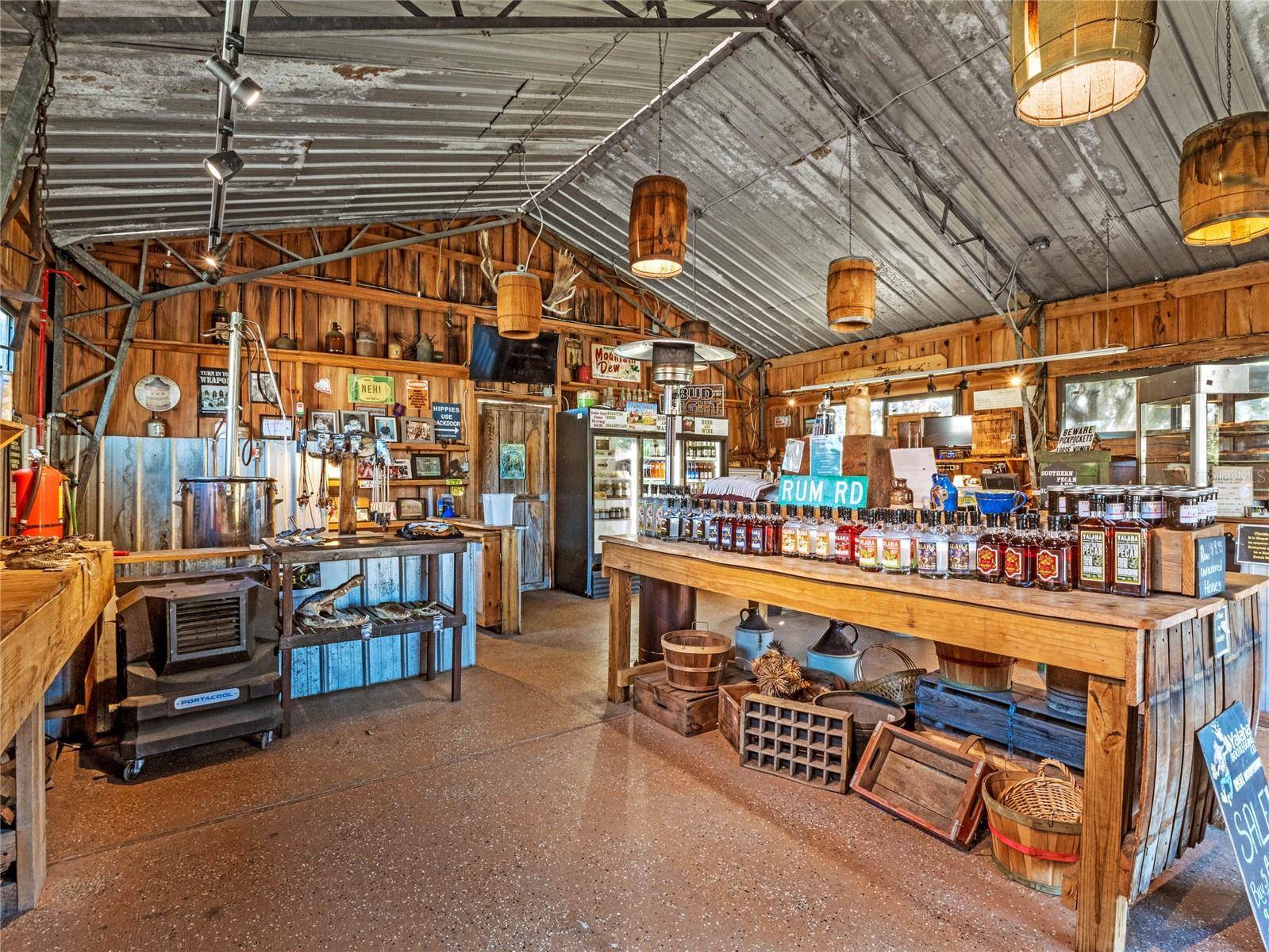 Yalaha, FL 34797,8222A COUNTY RD 48