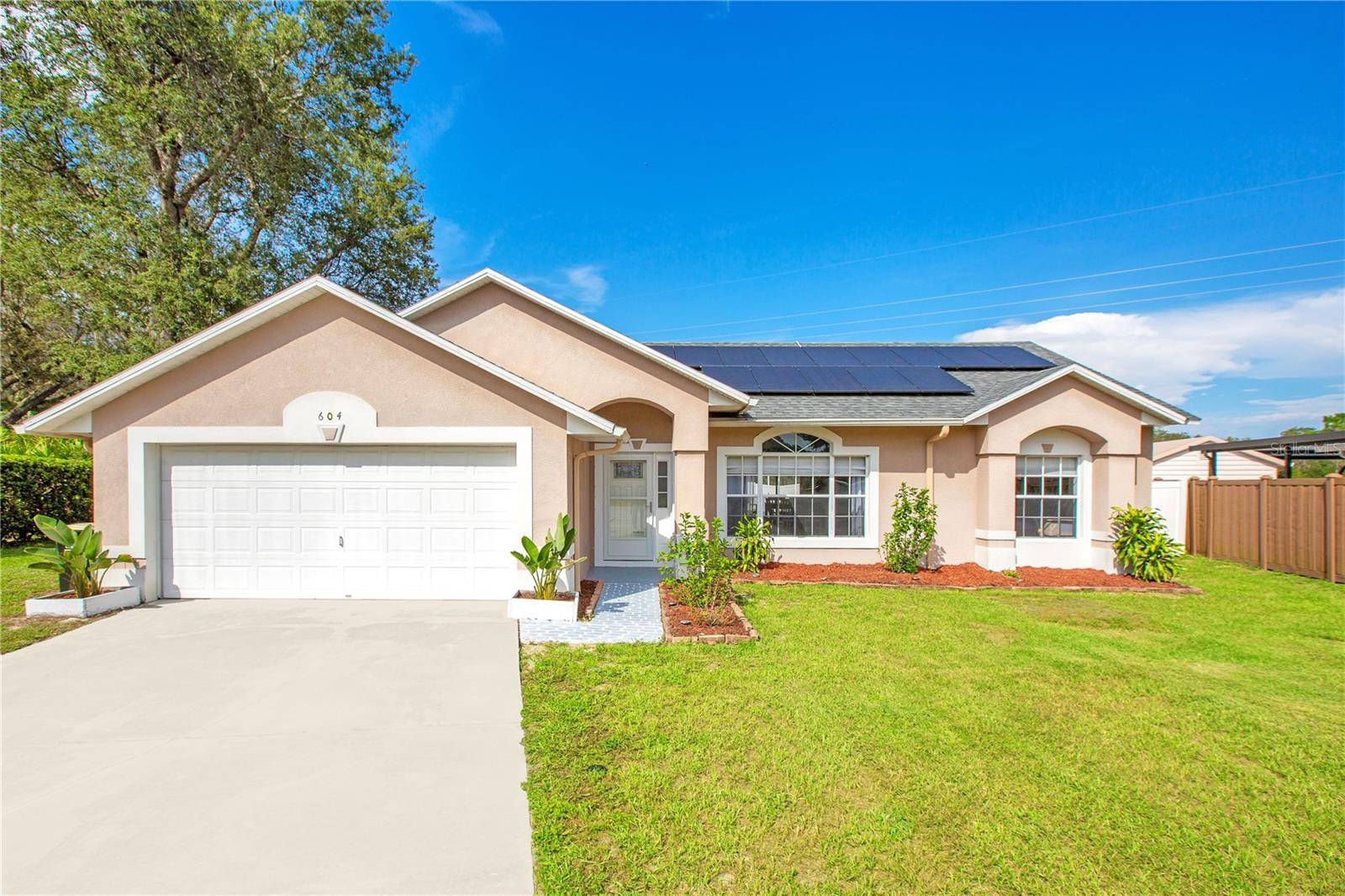 Davenport, FL 33837,604 OAKPARK LOOP