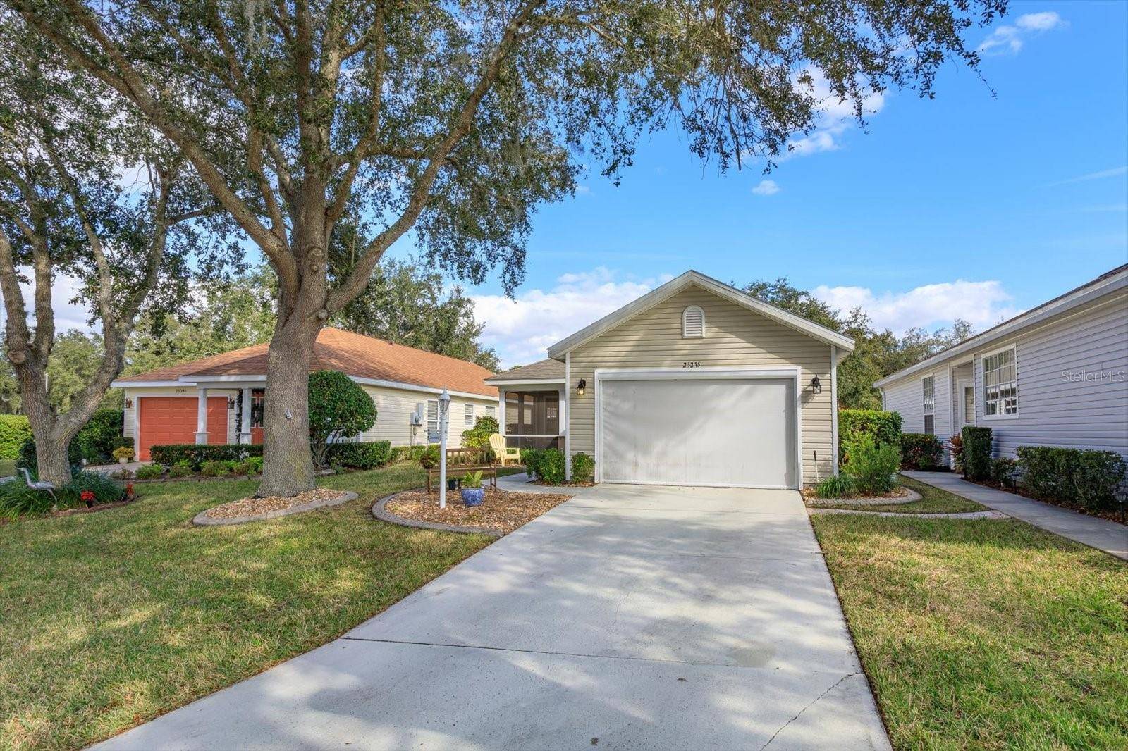 Leesburg, FL 34748,25235 CRANES ROOST CIR