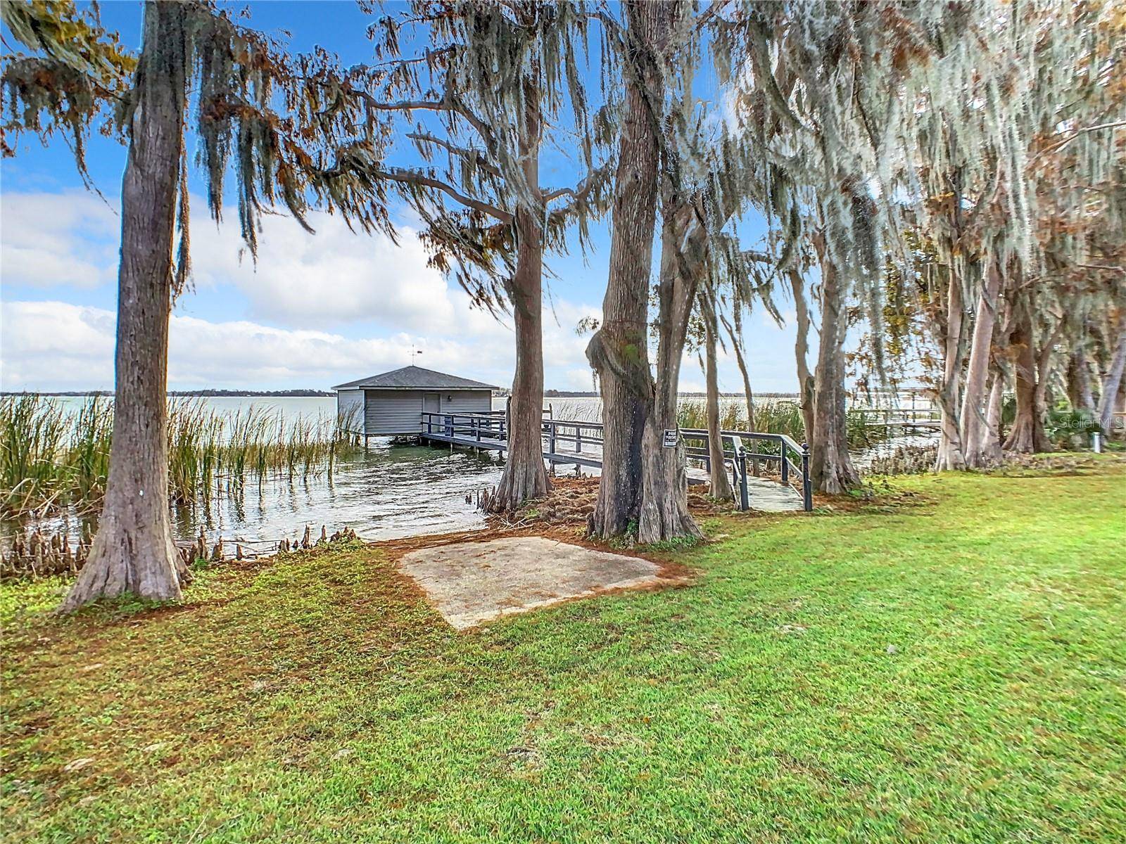 Mount Dora, FL 32757,4541 LAKESHORE DR