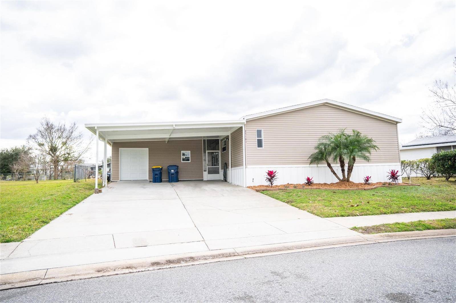 Astatula, FL 34705,25161 SPANISH MOSS CIR