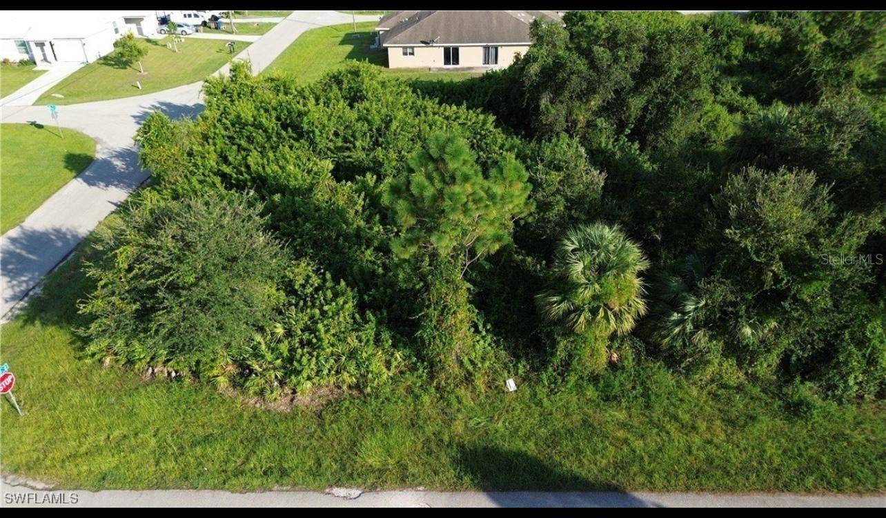 Lehigh Acres, FL 33973,2401/2403 QUENTIN AVE S