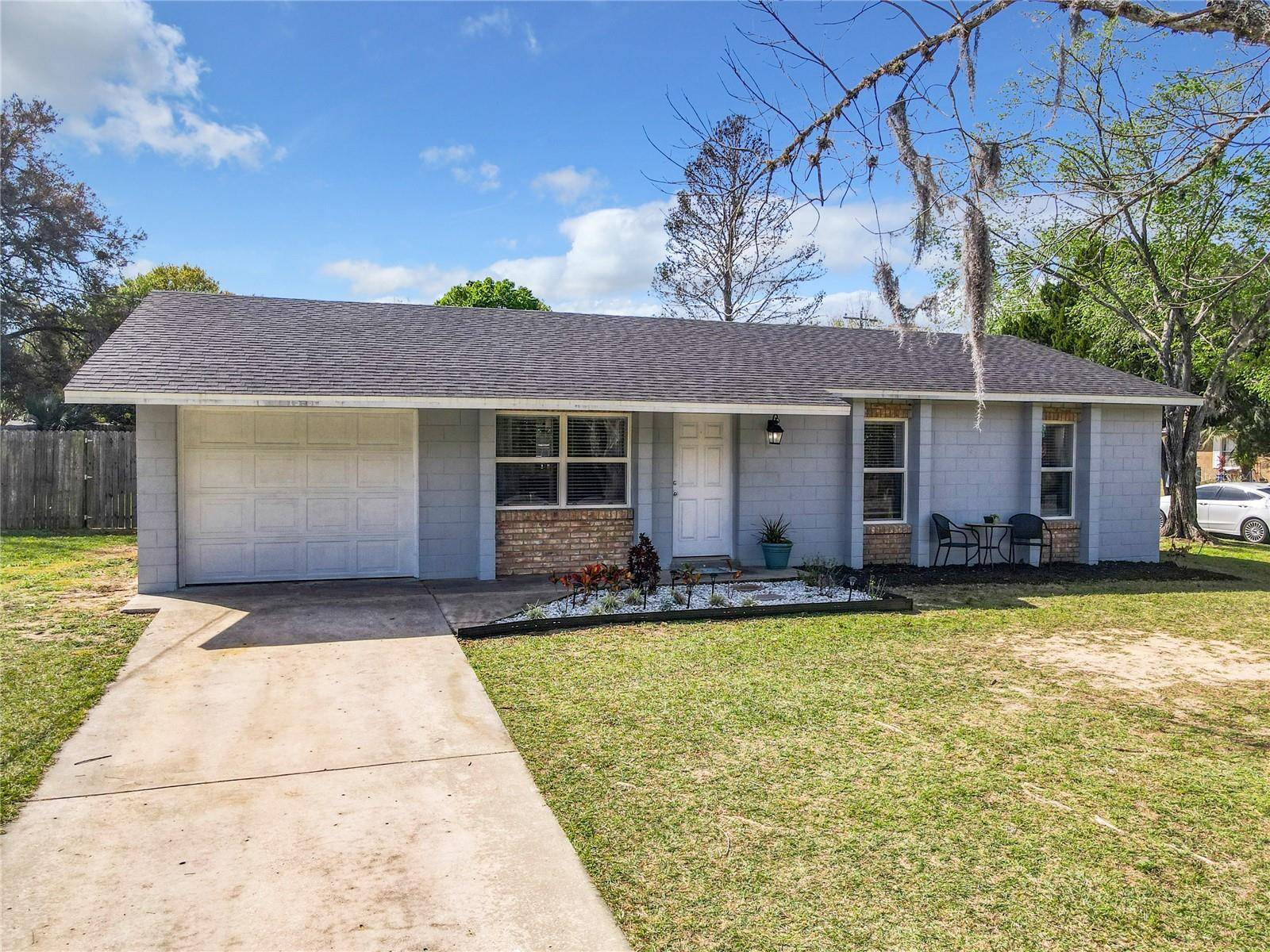 Tavares, FL 32778,1585 DEAD RIVER RD