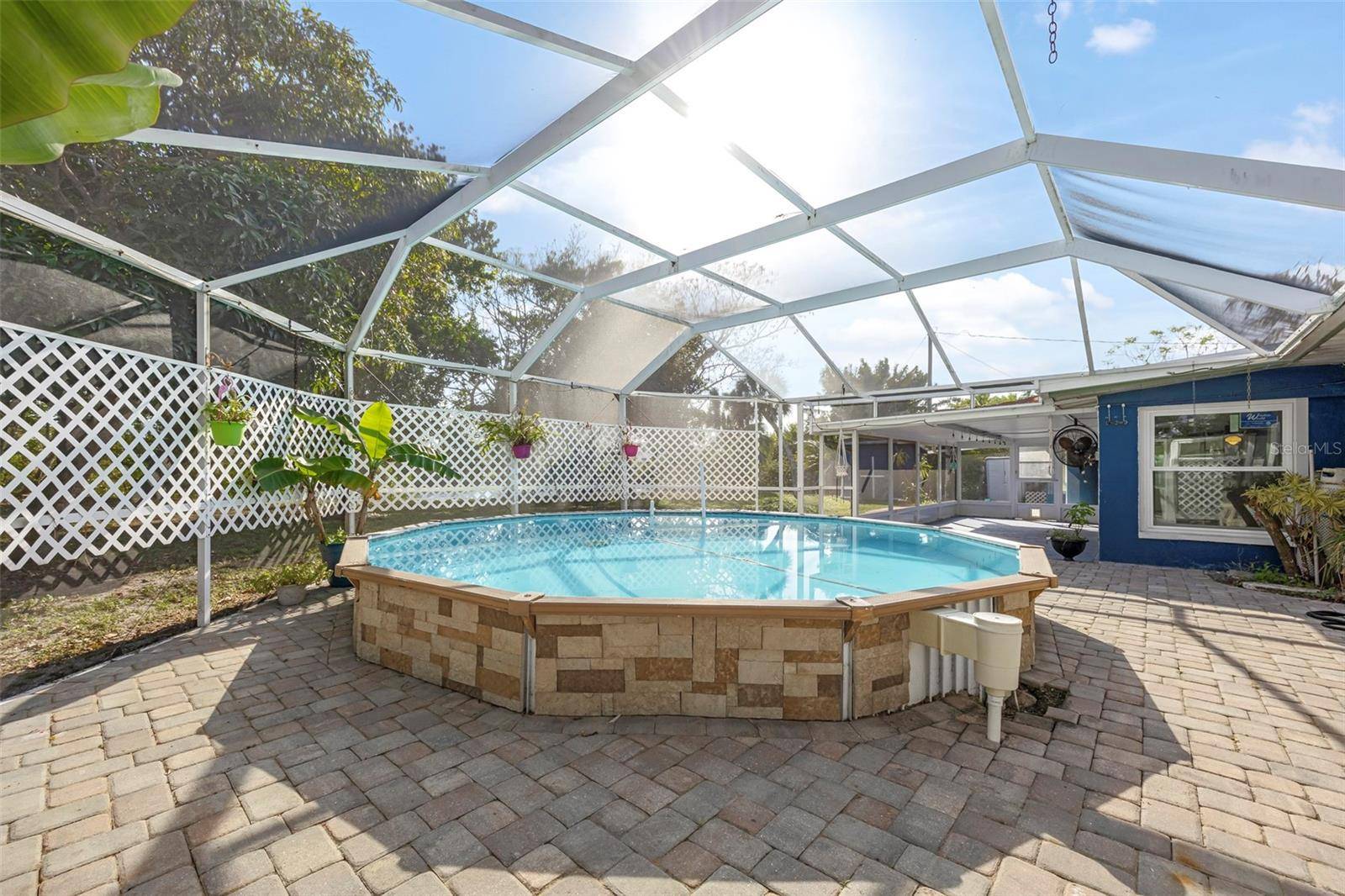 Cocoa Beach, FL 32931,82 W BAY DR