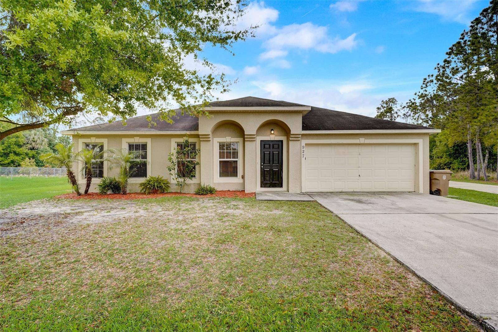 Kissimmee, FL 34758,927 CAMBRIDGE CT