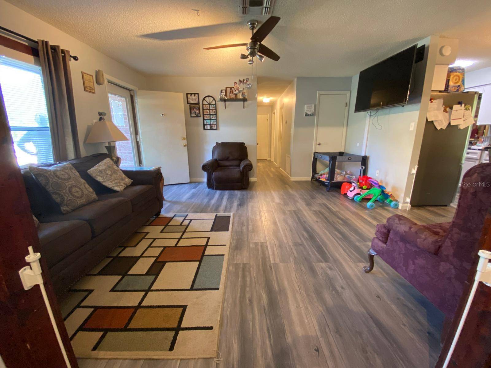 Tavares, FL 32778,881 CEDAR CIR