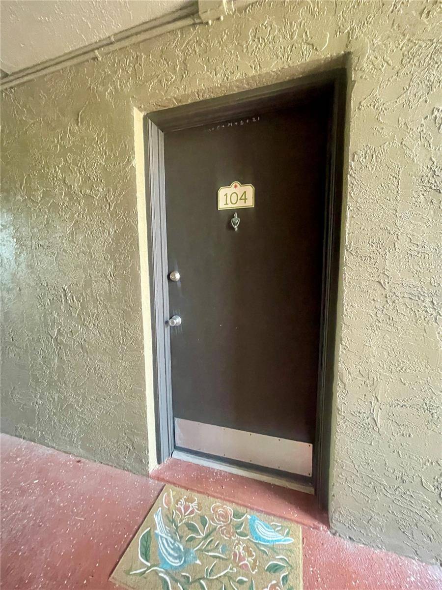 Altamonte Springs, FL 32714,425 S WYMORE RD #104