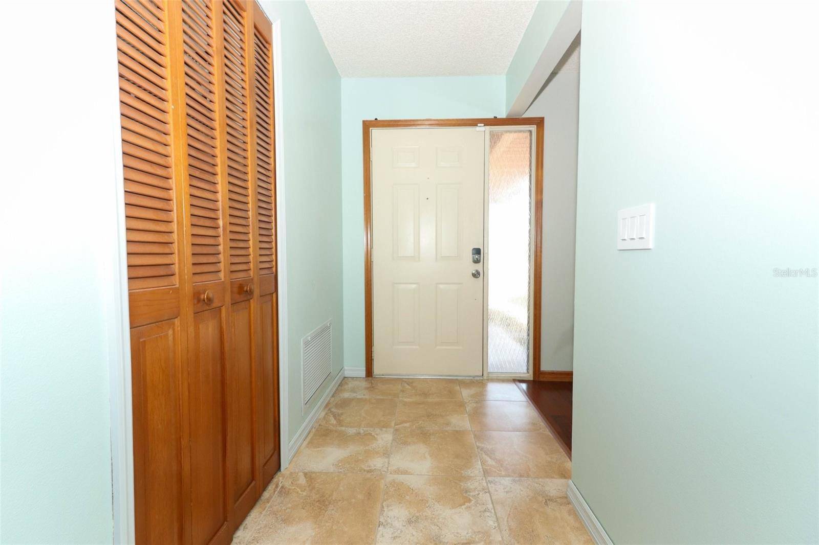 Deltona, FL 32725,2037 APRICOT DR