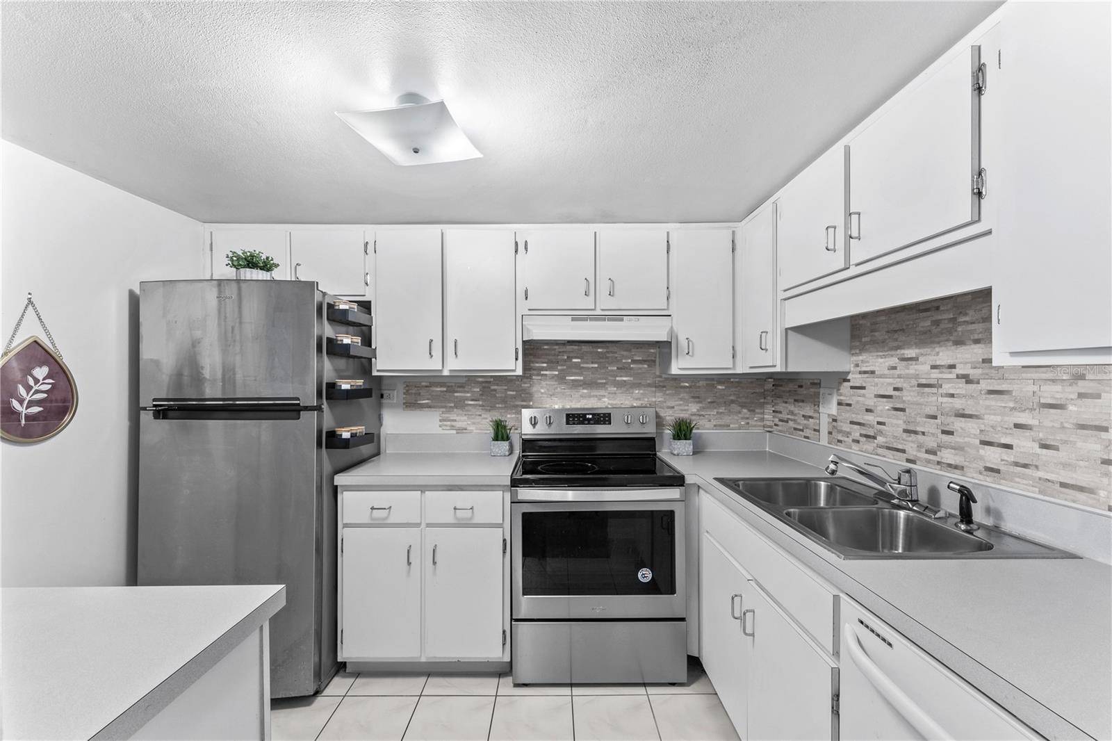 Altamonte Springs, FL 32701,200 MAITLAND AVE #20