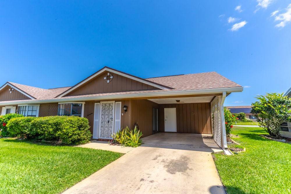 New Smyrna Beach, FL 32168,17 PUTTER LN