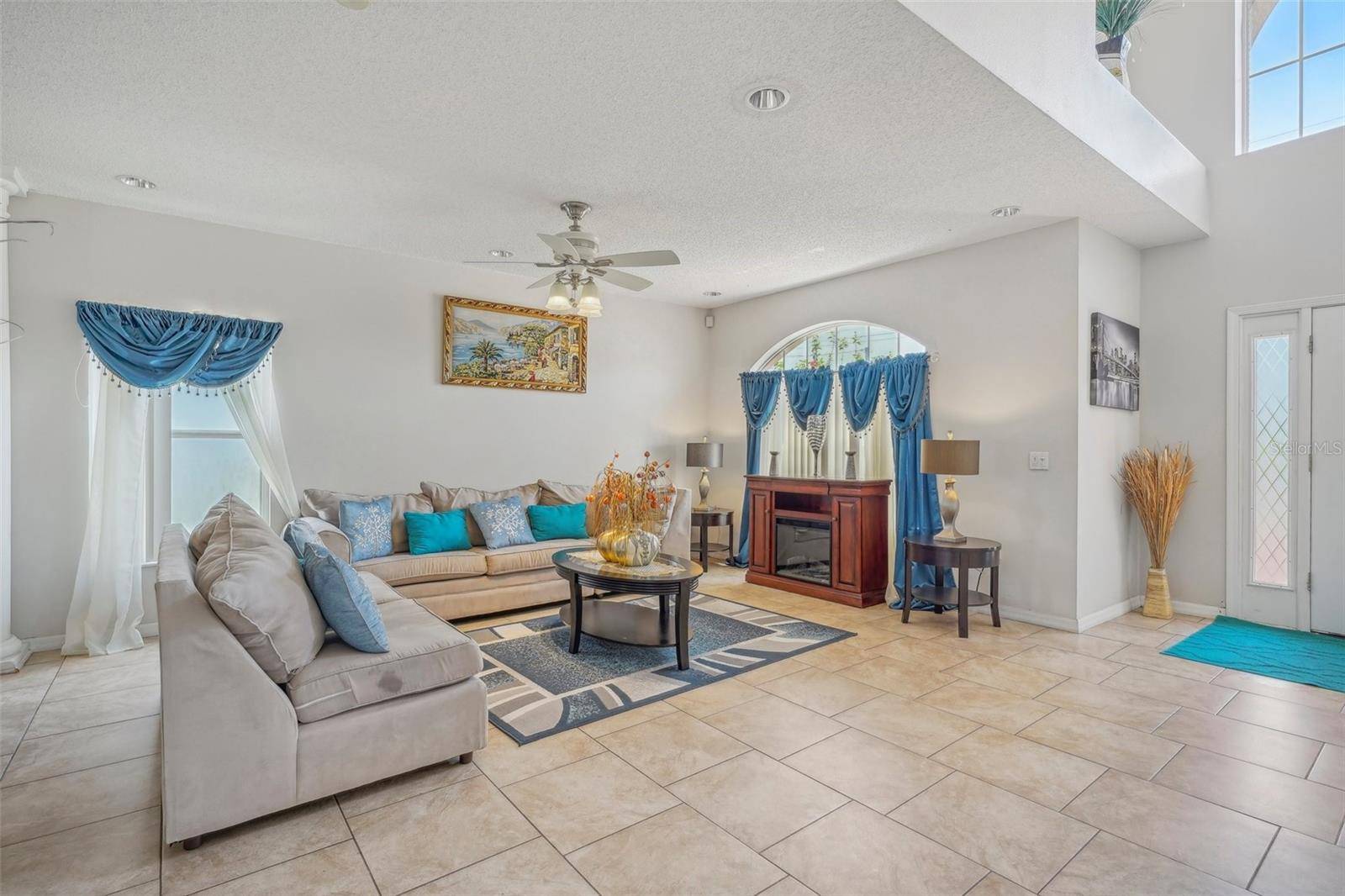 Kissimmee, FL 34759,333 BACCARAT CT