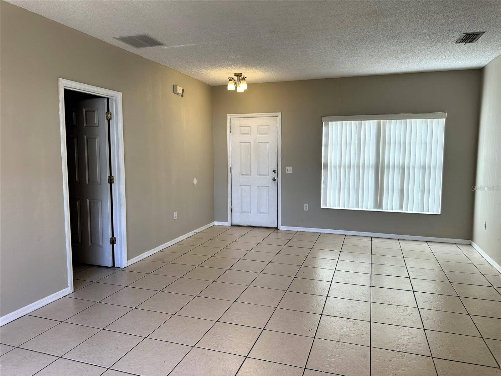 Kissimmee, FL 34758,328 CHELMSFORD CT