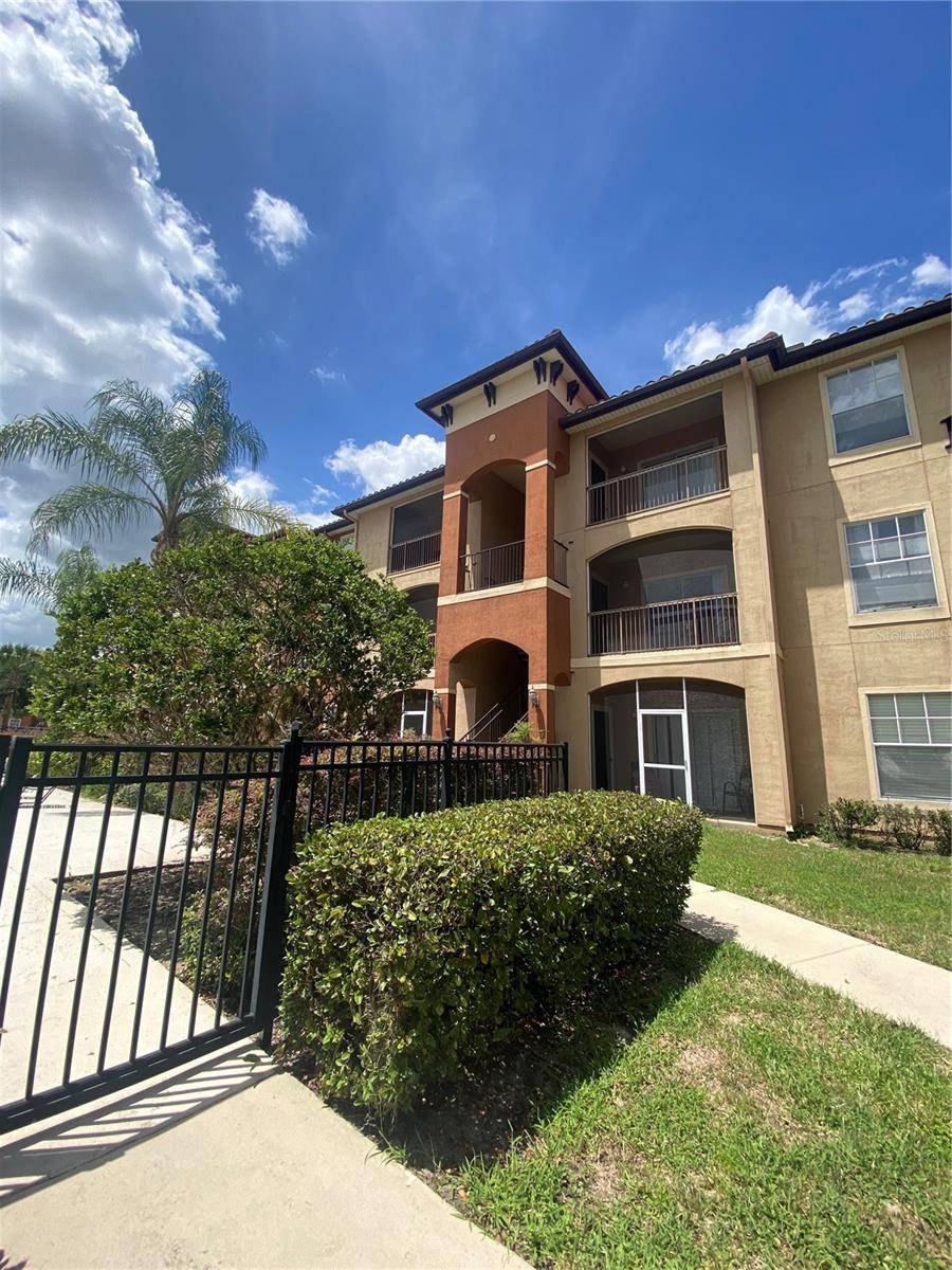 Orlando, FL 32811,5518 METROWEST BLVD #207