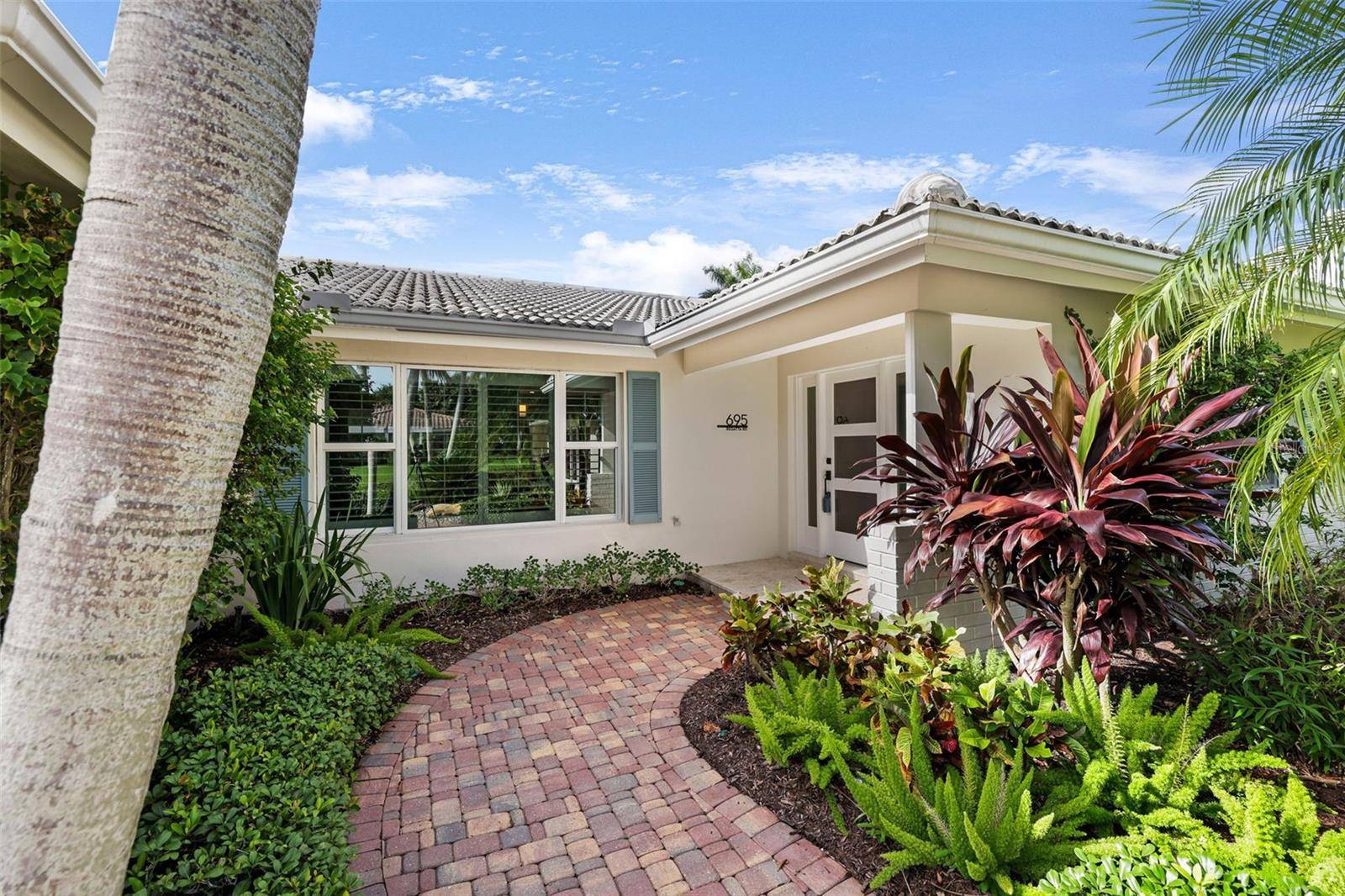 Naples, FL 34103,695 REGATTA RD