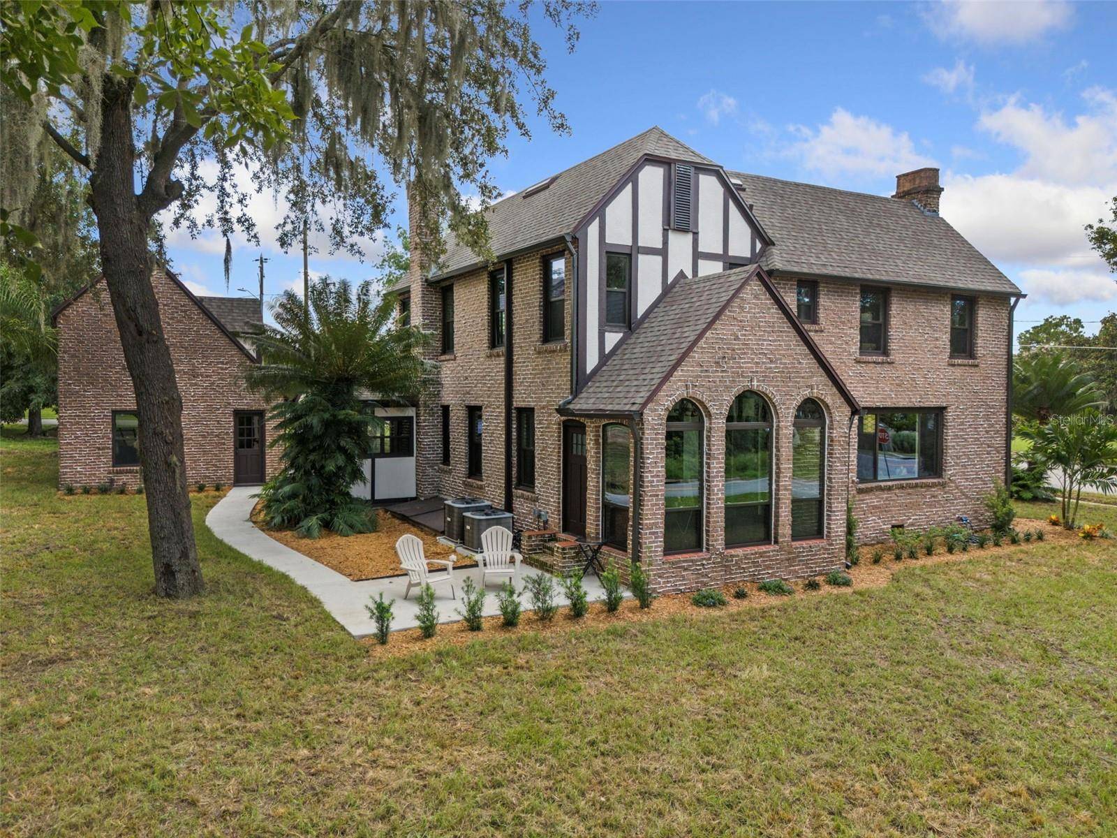 Eustis, FL 32726,1689 LAKESHORE DR