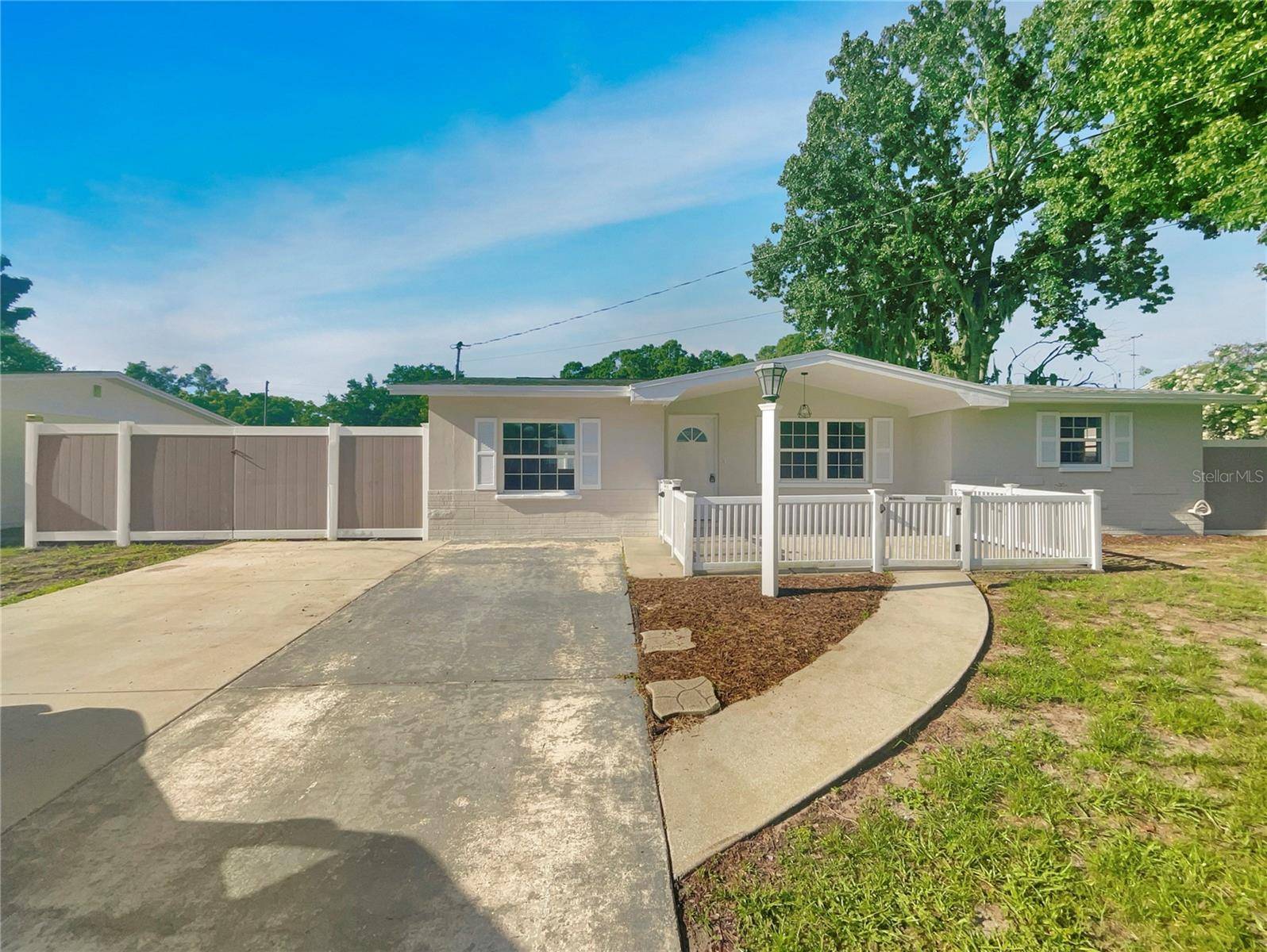 Palm Harbor, FL 34684,229 MAPLE AVE