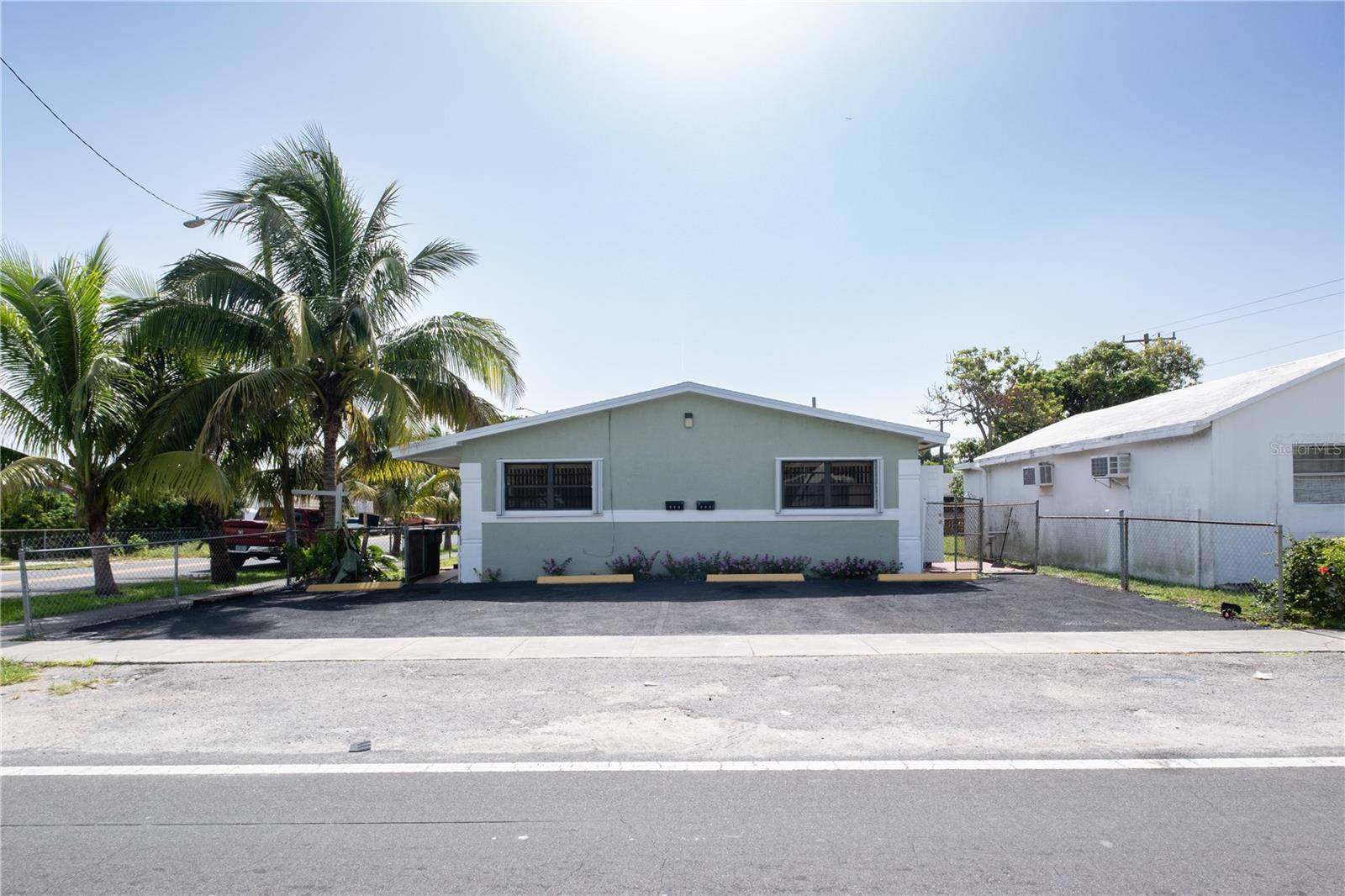Dania Beach, FL 33004,745 SW 5TH ST #1-2