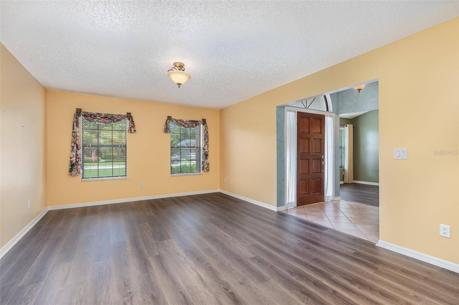Oviedo, FL 32765,616 CARRIGAN AVE