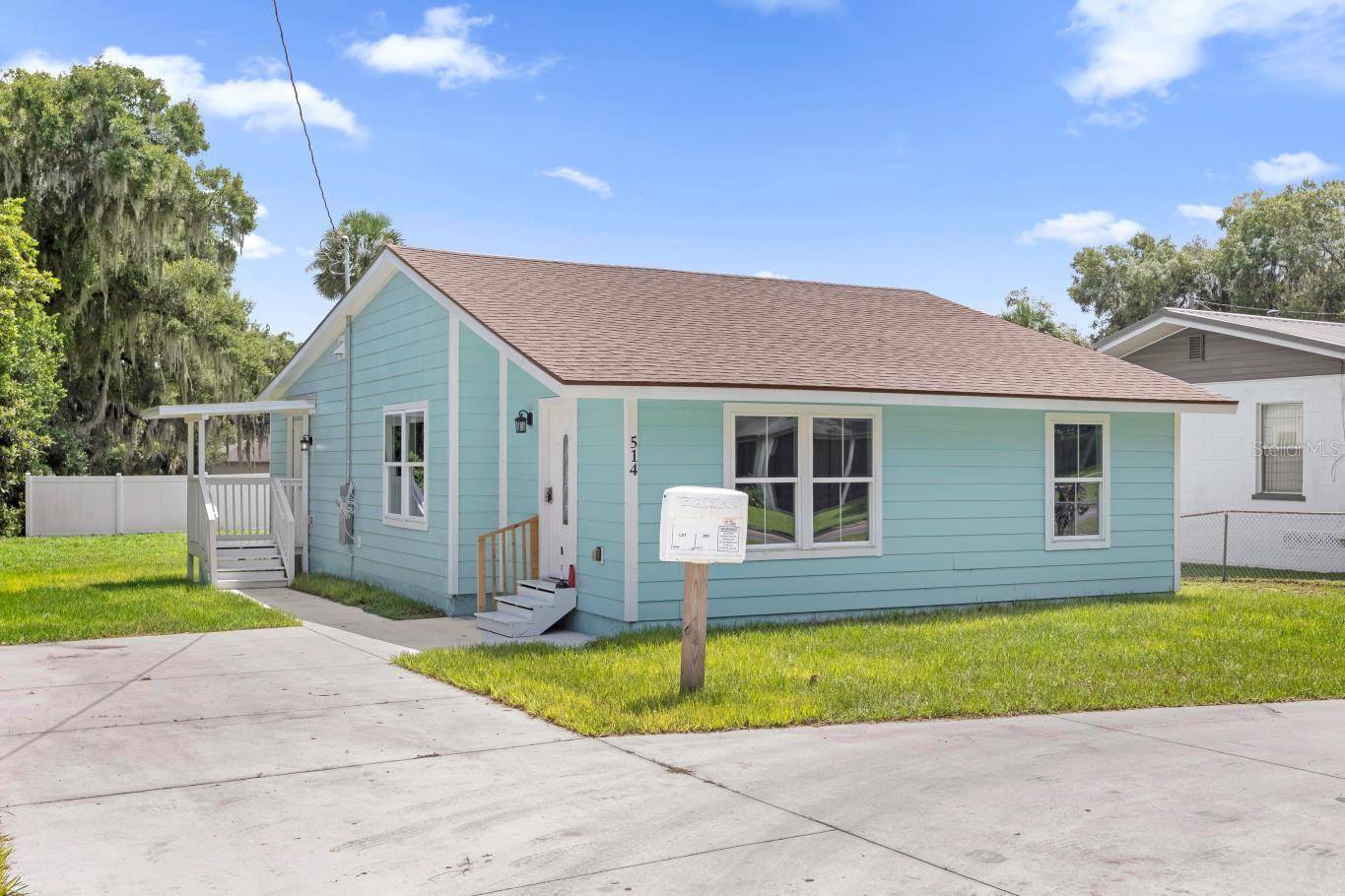 Deland, FL 32724,514 E VOORHIS AVE