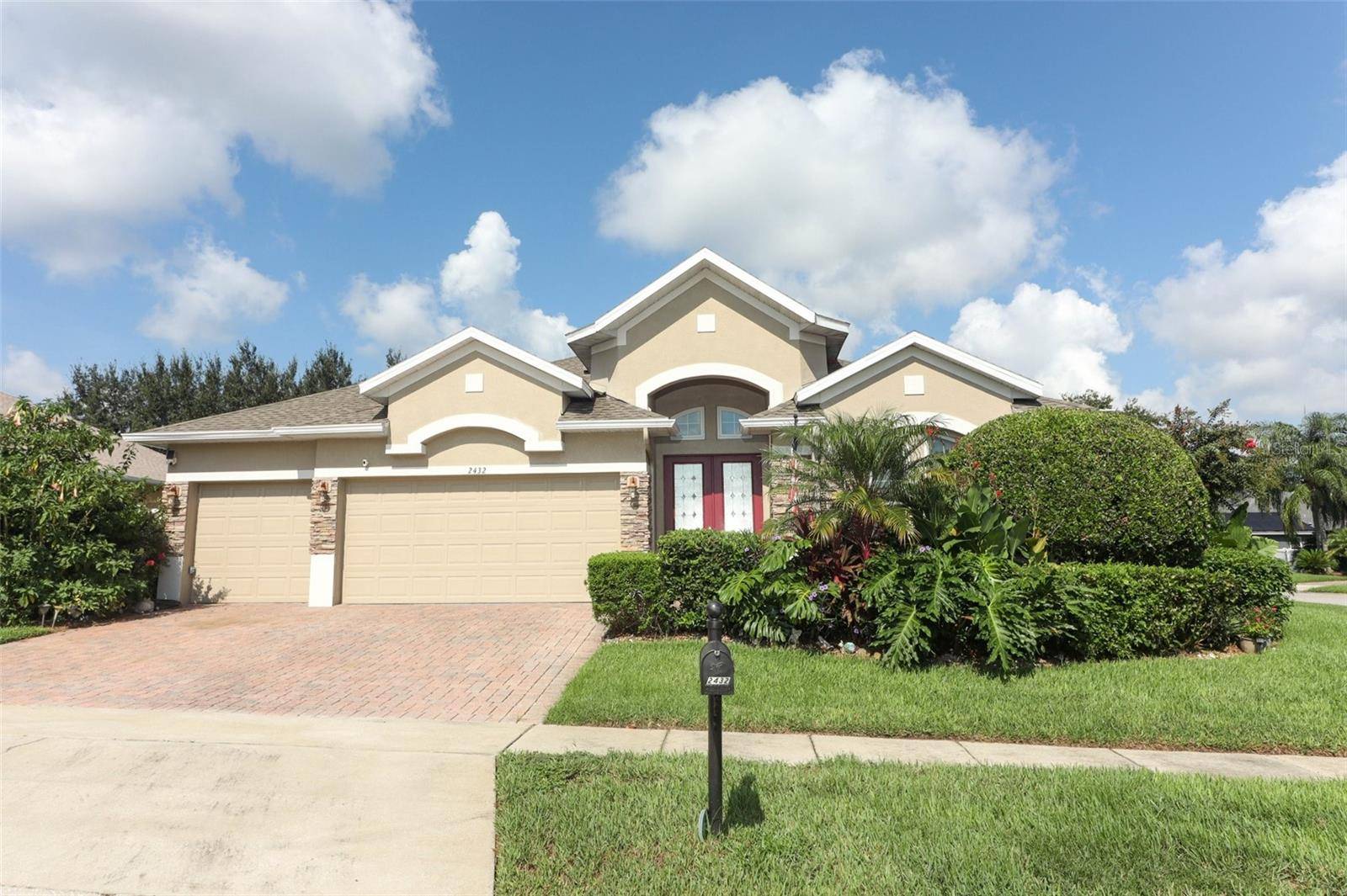 Apopka, FL 32712,2432 EMERALD ROSE WAY