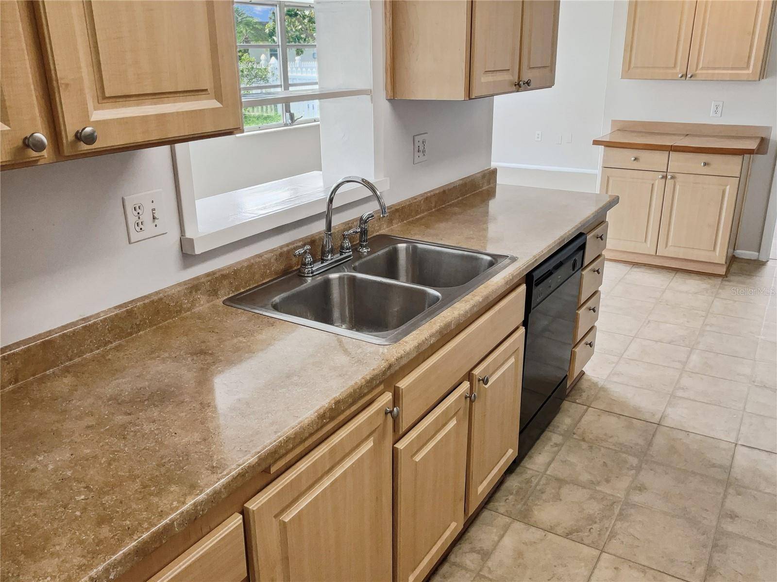Sun City Center, FL 33573,716 FOX HILLS DR