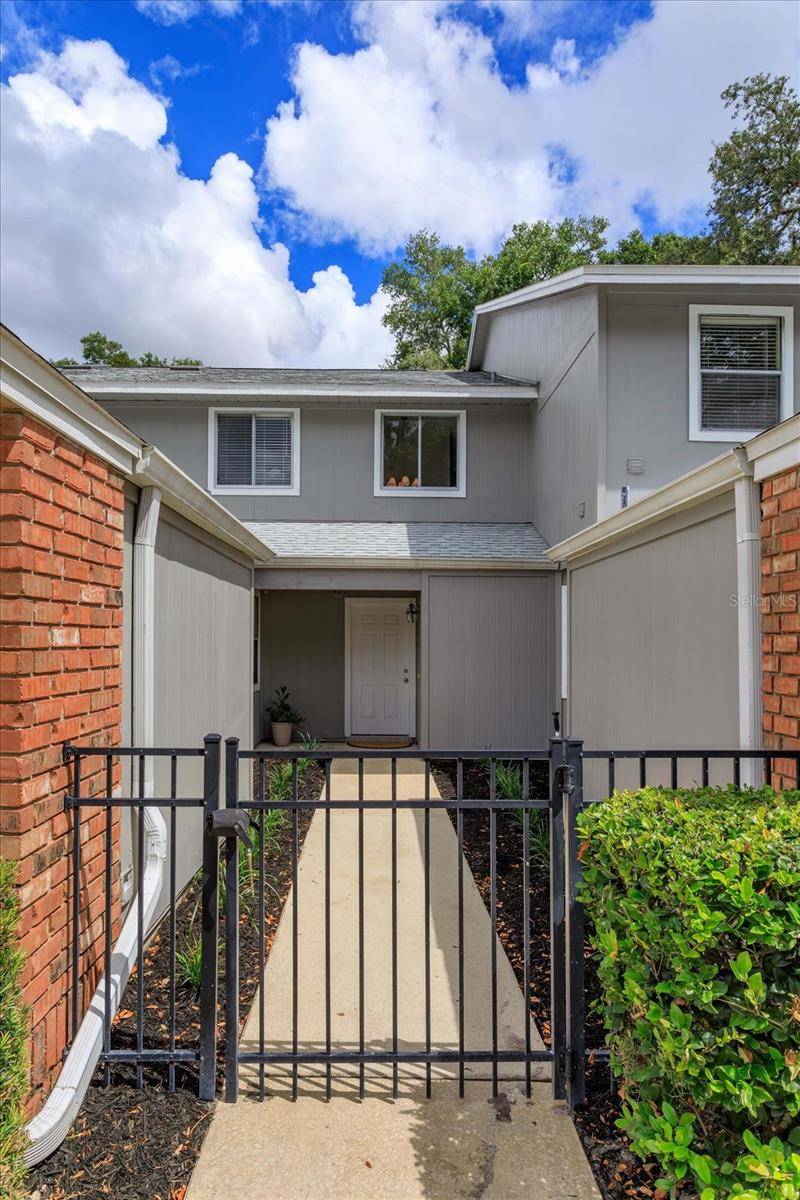 Altamonte Springs, FL 32701,631 LAUREL OAK LN #113