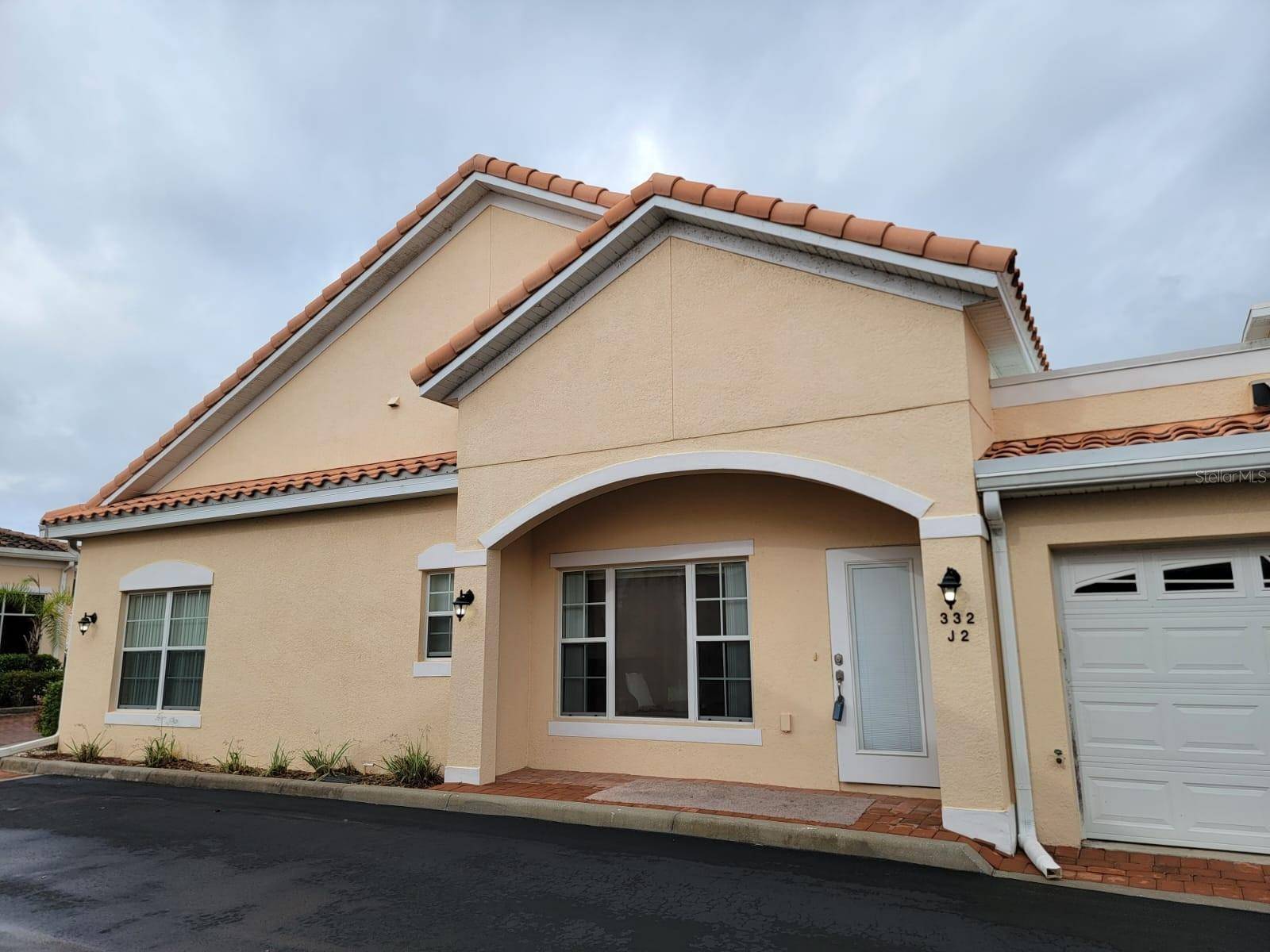 Tavares, FL 32778,332 DAVID WALKER DR #J-2