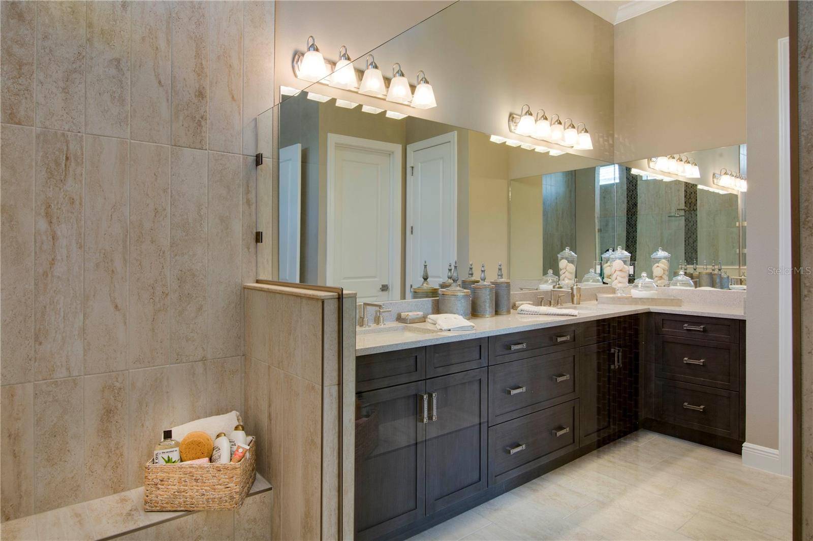 Sarasota, FL 34240,8904 BERNINI PL