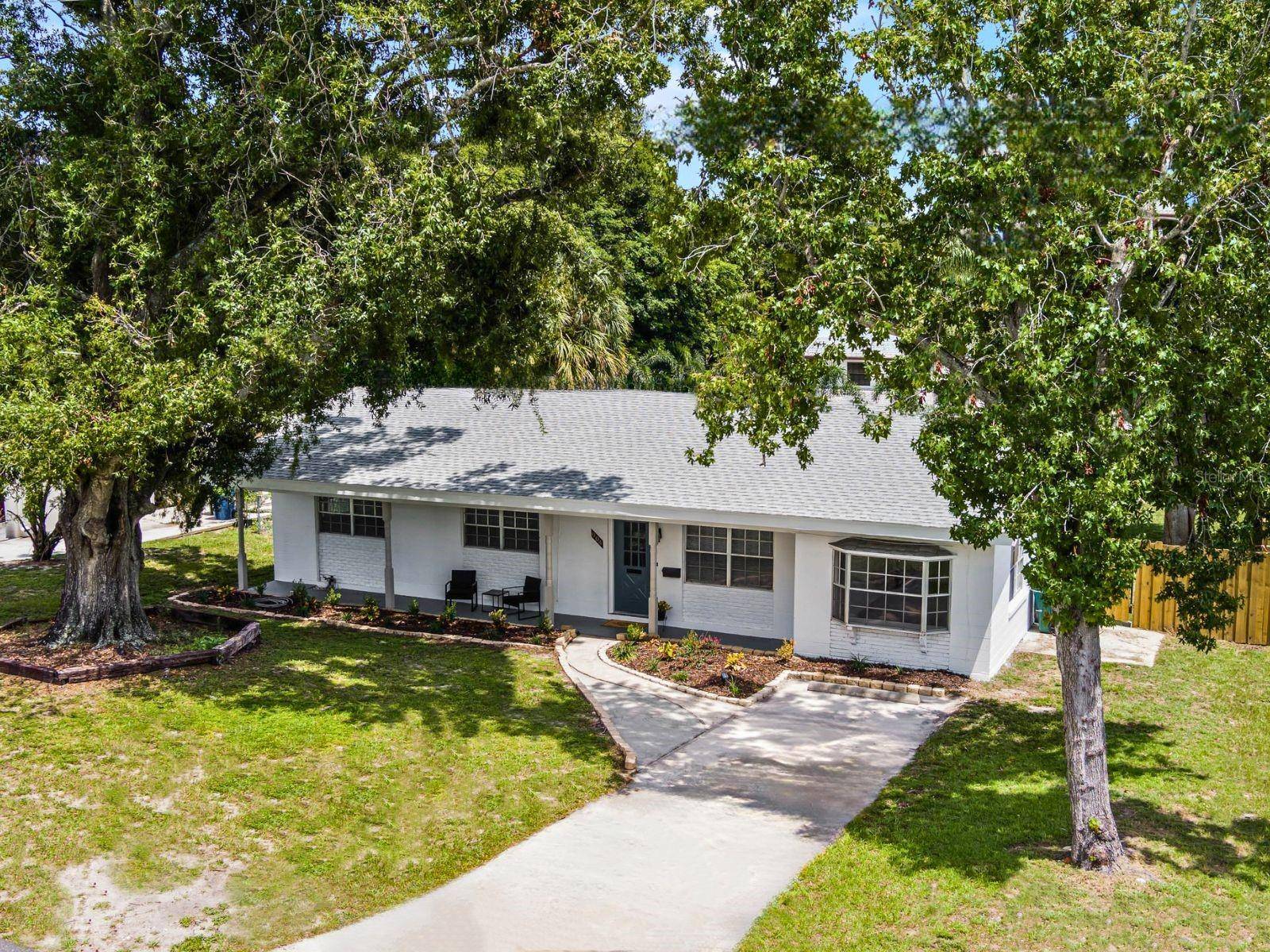 Winter Haven, FL 33881,904 15TH ST NE