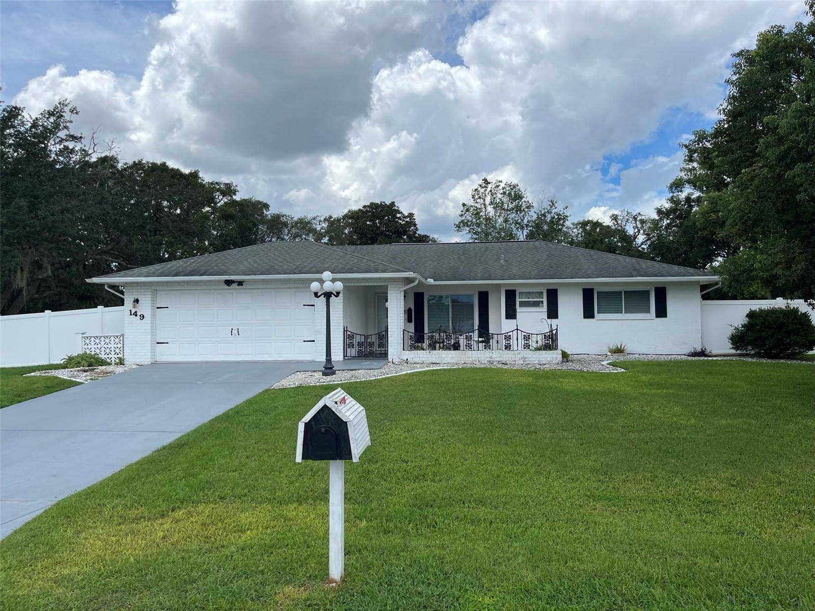 Spring Hill, FL 34608,149 OAK LAKE DR