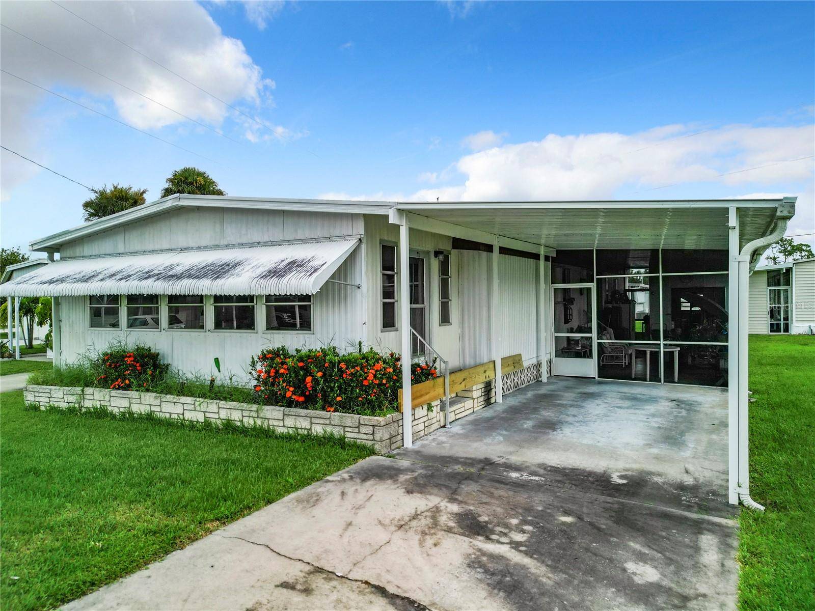 North Fort Myers, FL 33917,123 CHISHOLM TRL