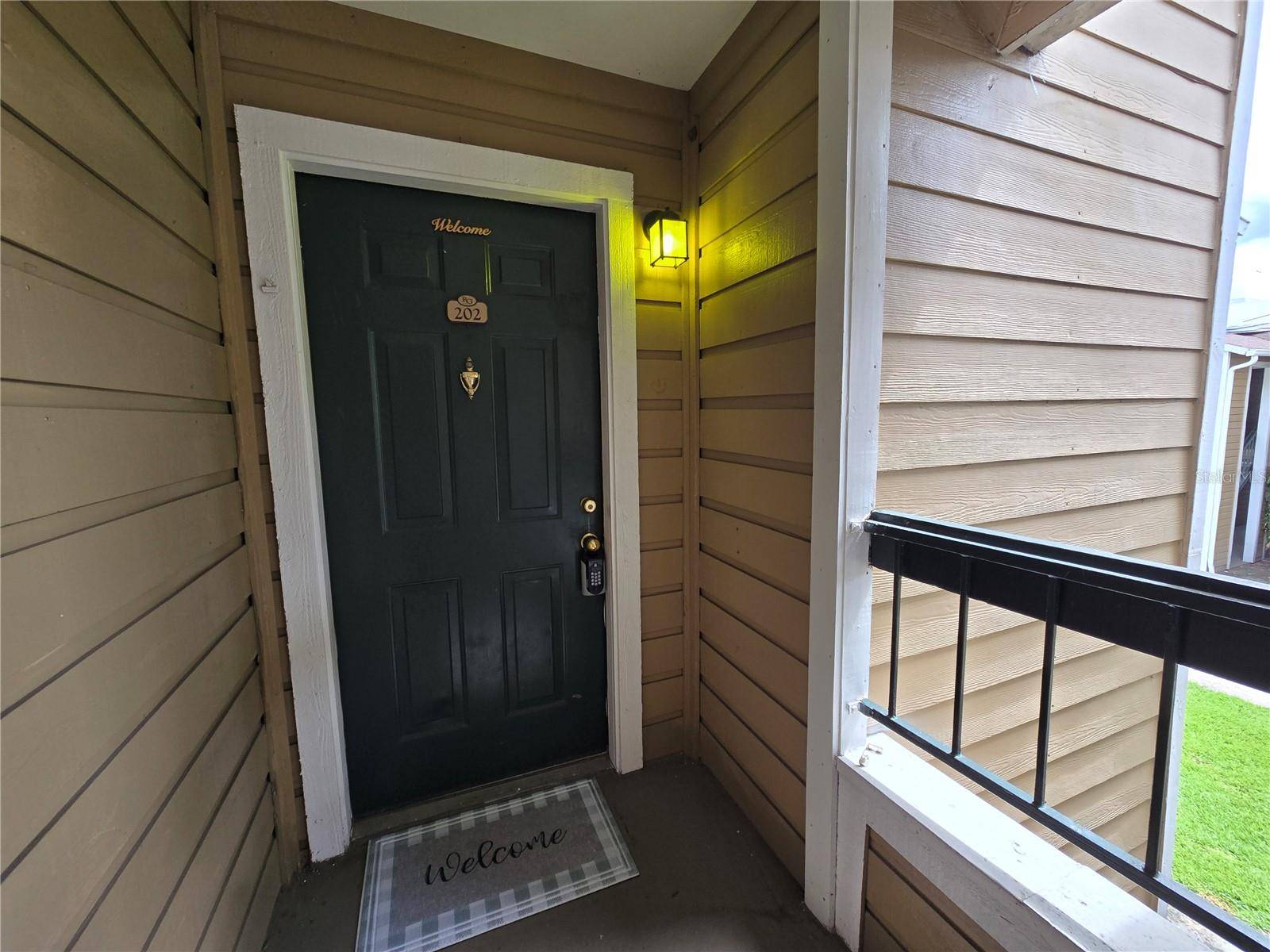 Orlando, FL 32822,4401 THORNBRIAR LN #202