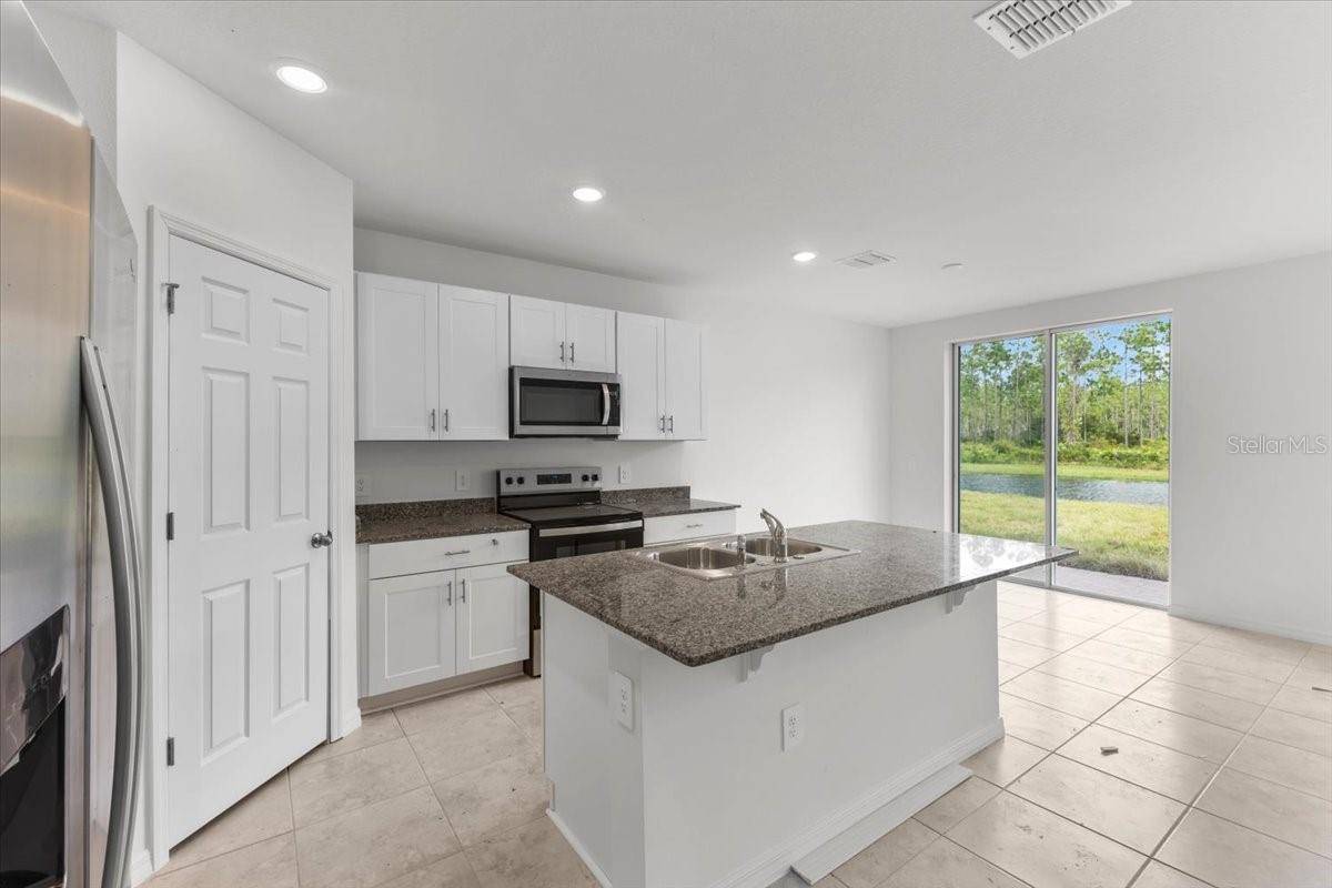 Poinciana, FL 34759,3206 VICEROY CT