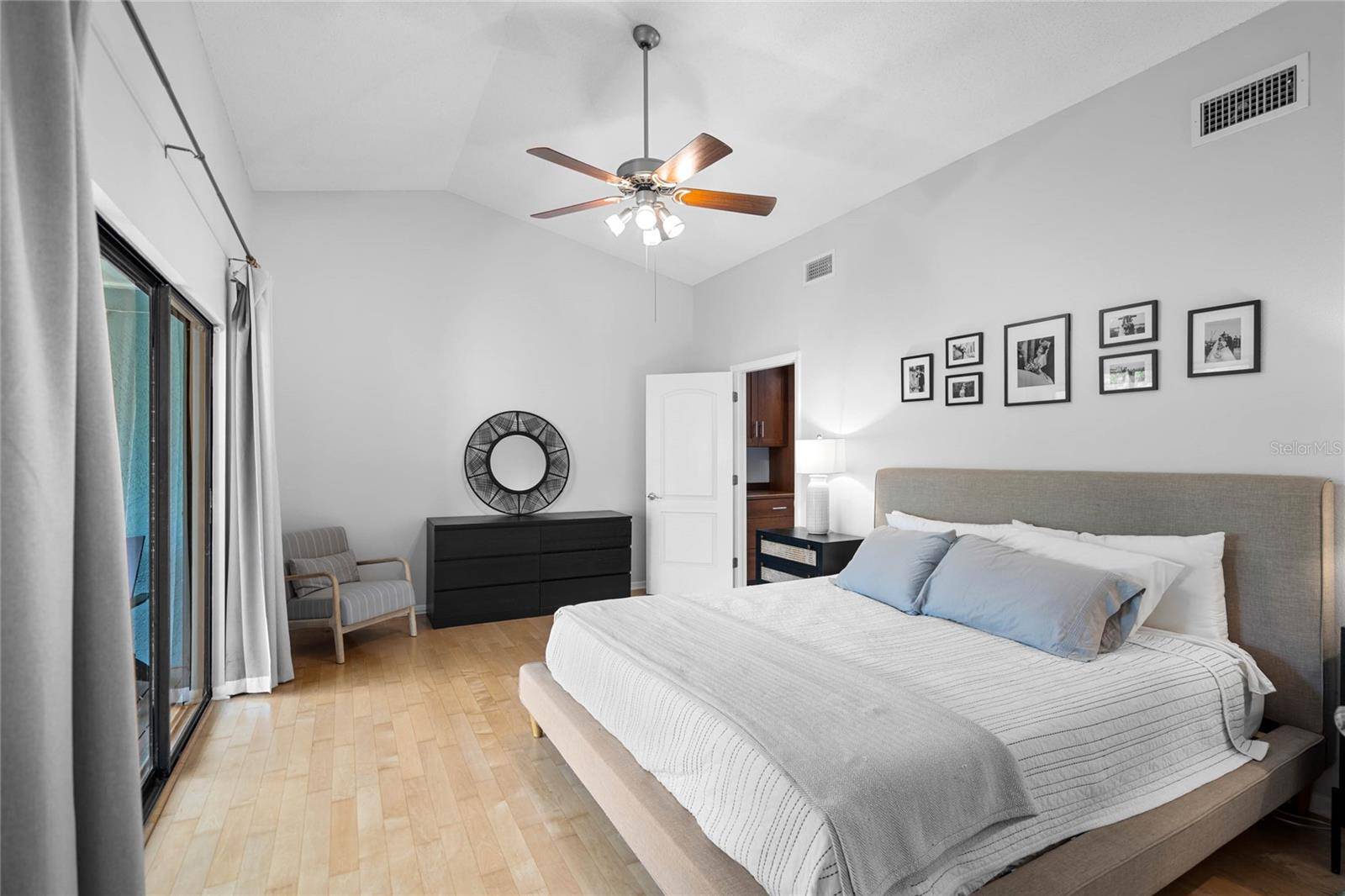 St Petersburg, FL 33702,1092 SANABEL CT NE