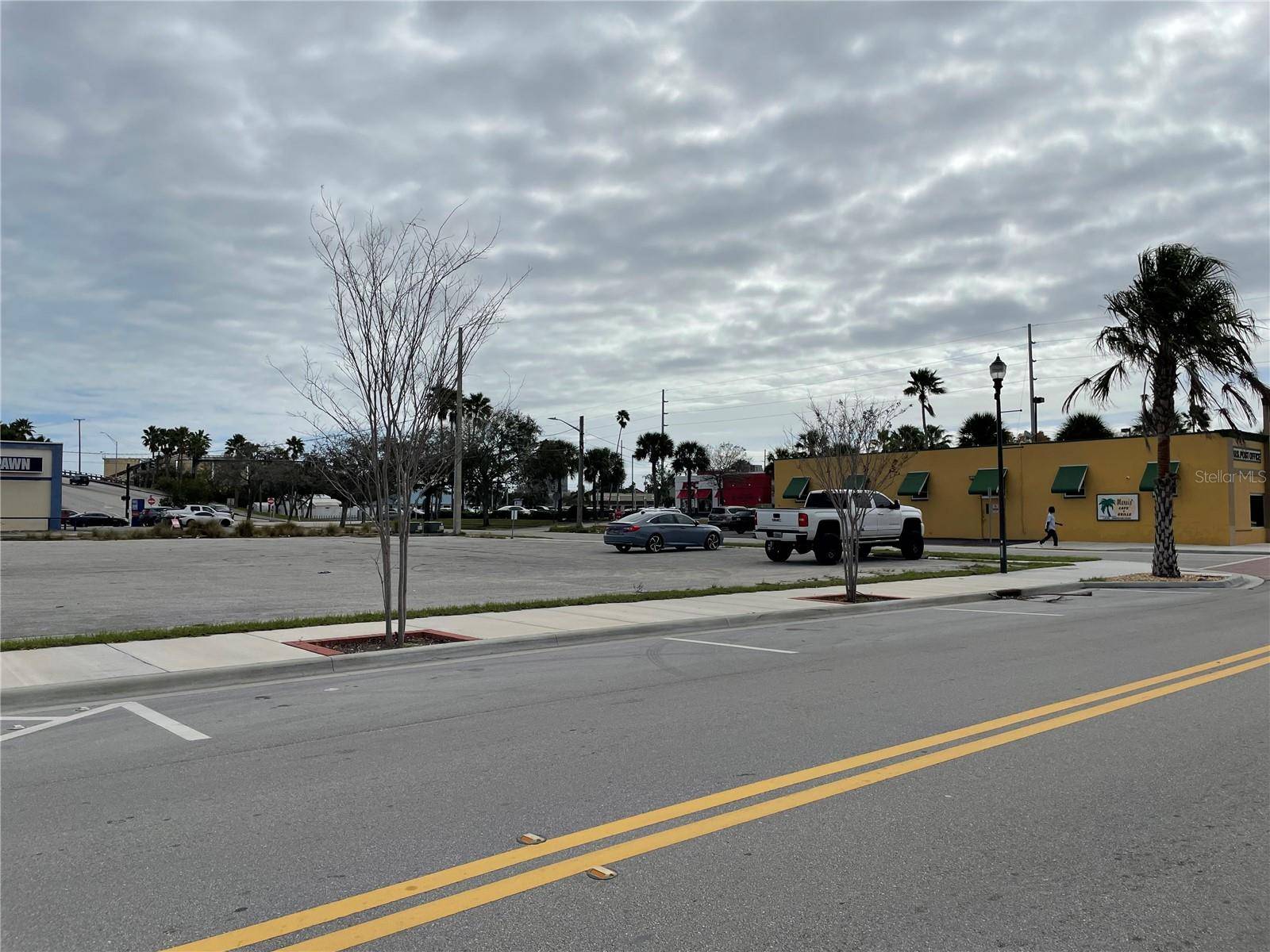 Fort Pierce, FL 34950,325 S US HIGHWAY 1