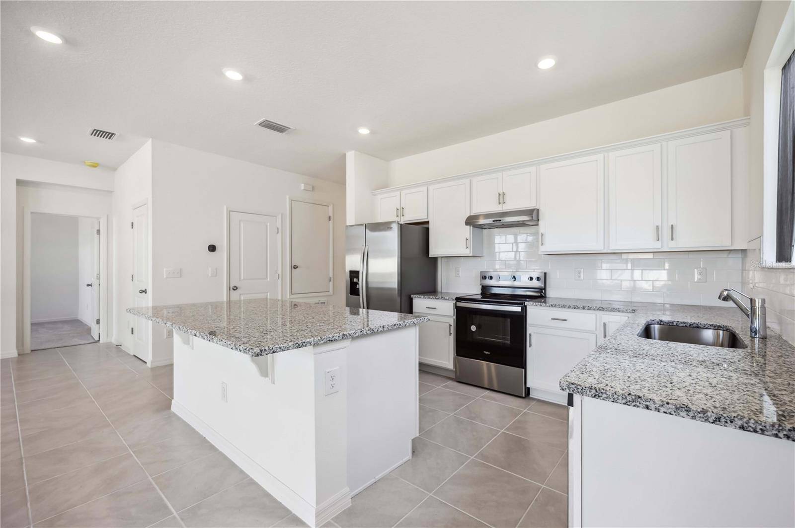 Zephyrhills, FL 33540,37513 WILLIAMETTE WAY
