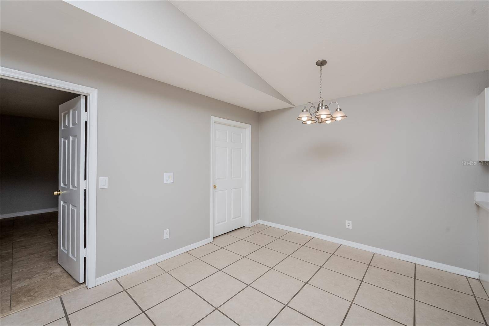 Lakeland, FL 33809,828 TRINA LN