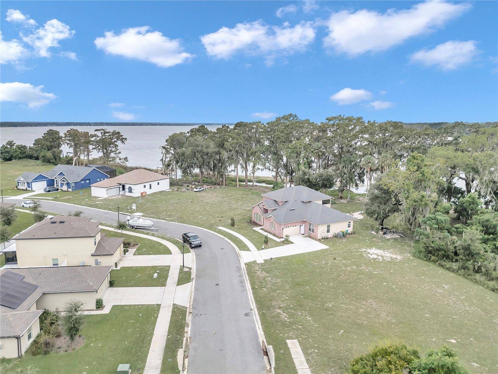 Tavares, FL 32778,1154 SEA PINES CT