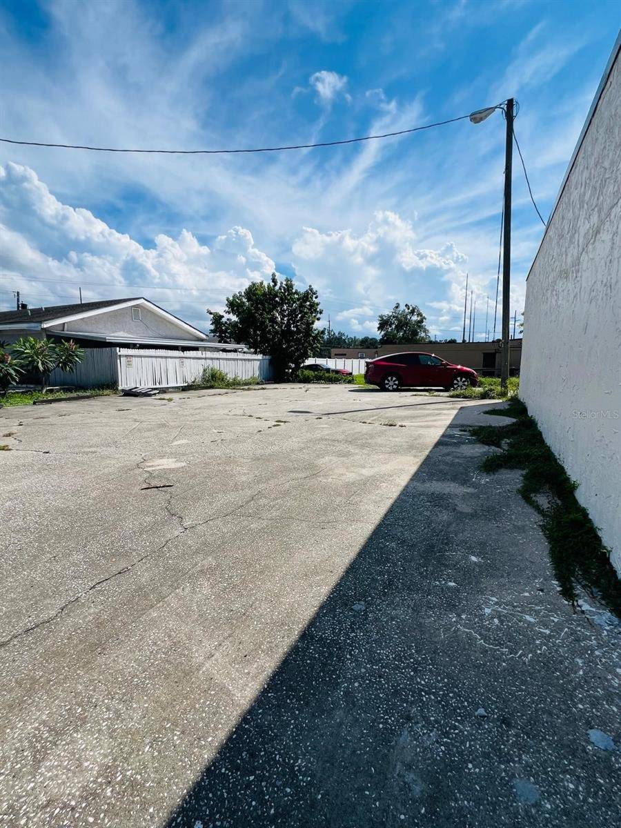 Longwood, FL 32750,242 W STATE ROAD 434
