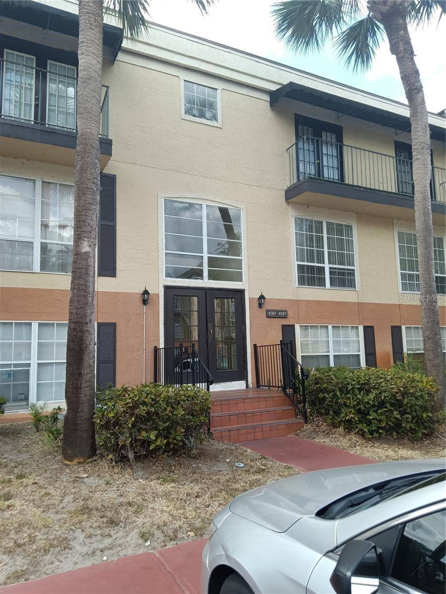 Orlando, FL 32808,3922 VERSAILLES DR #3922A