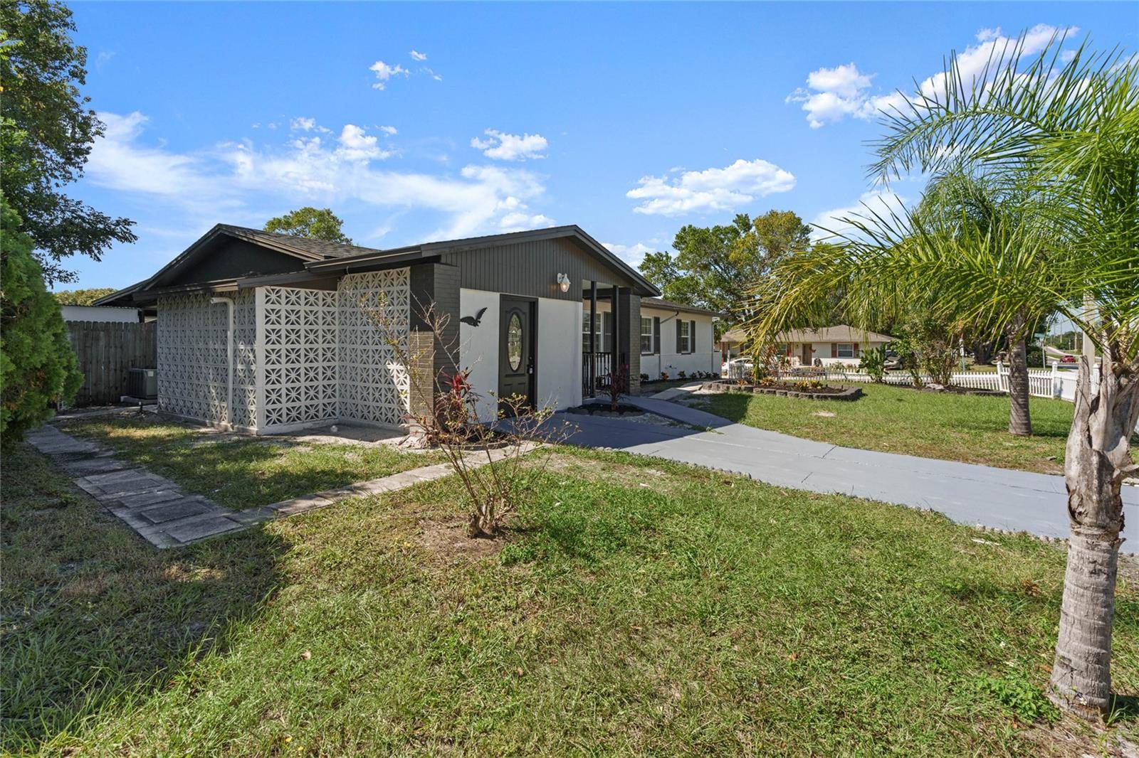 Deltona, FL 32738,2259 HOWLAND BLVD