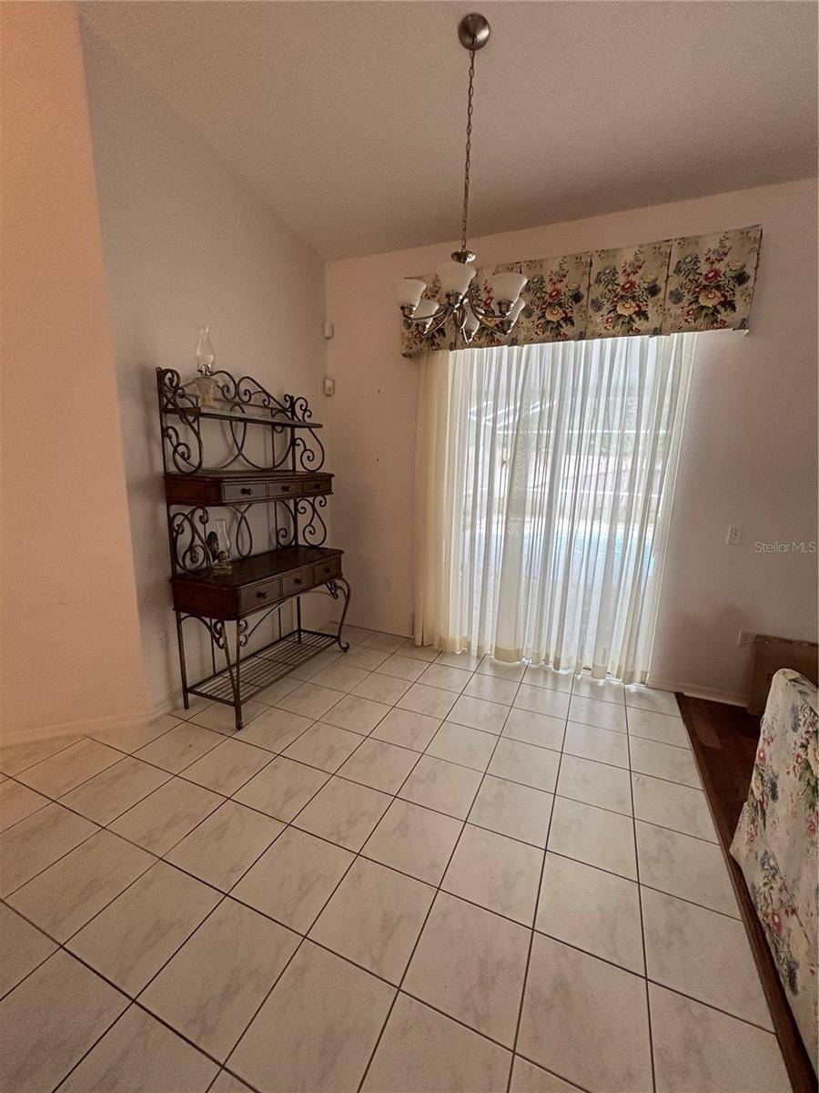 Apopka, FL 32712,1833 QUEEN PALM DR