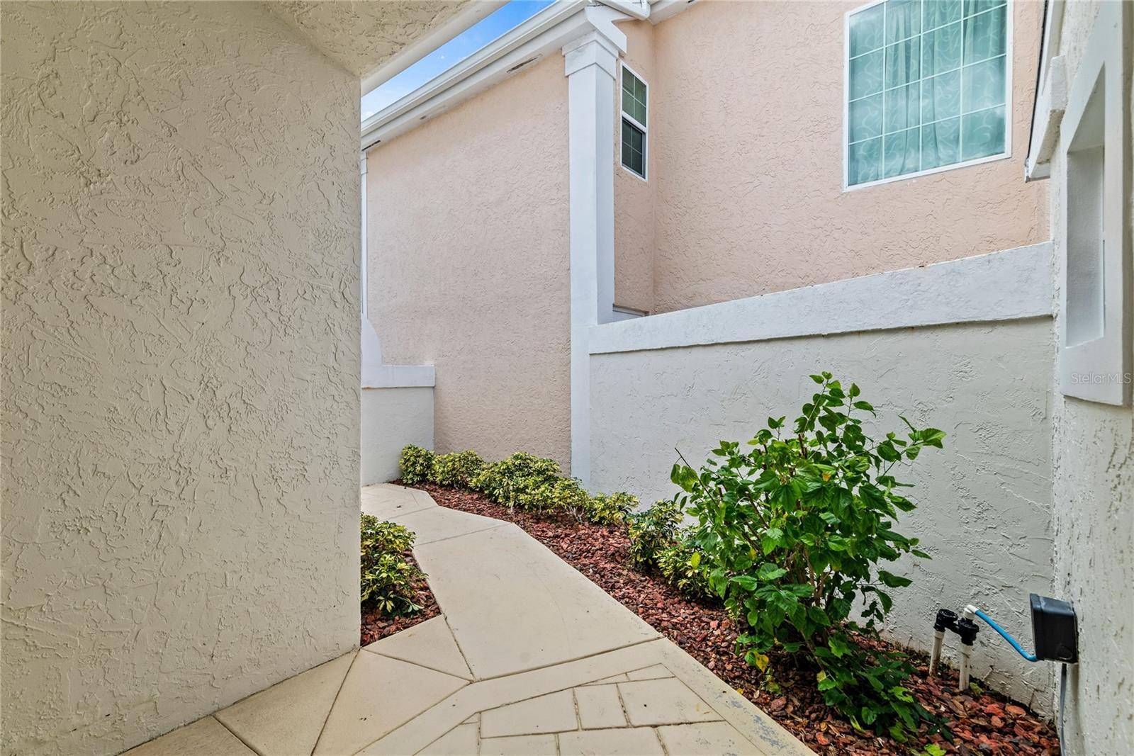 Palm Beach Gardens, FL 33418,6 WINDSOR LN