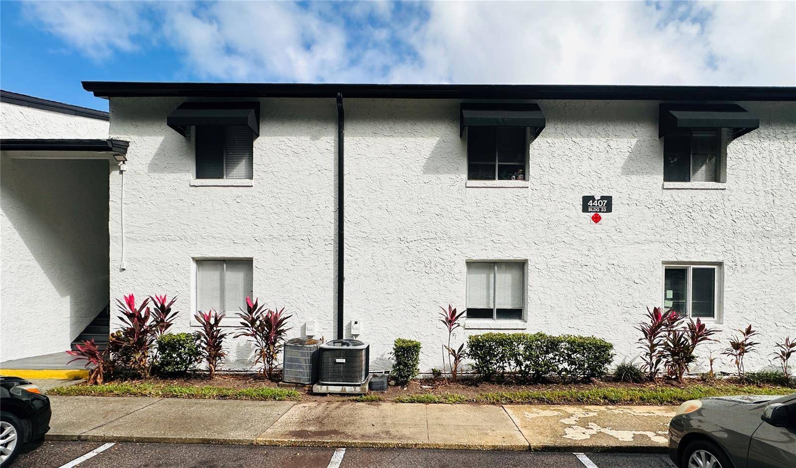Orlando, FL 32822,4407 S SEMORAN BLVD #2