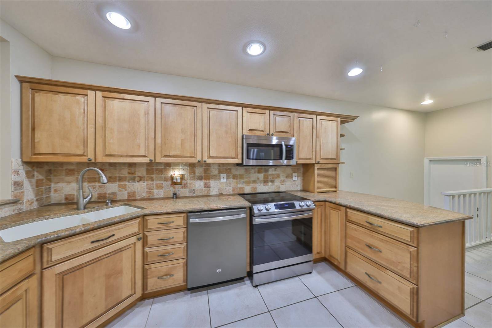Tierra Verde, FL 33715,903 PINELLAS BAYWAY S #302