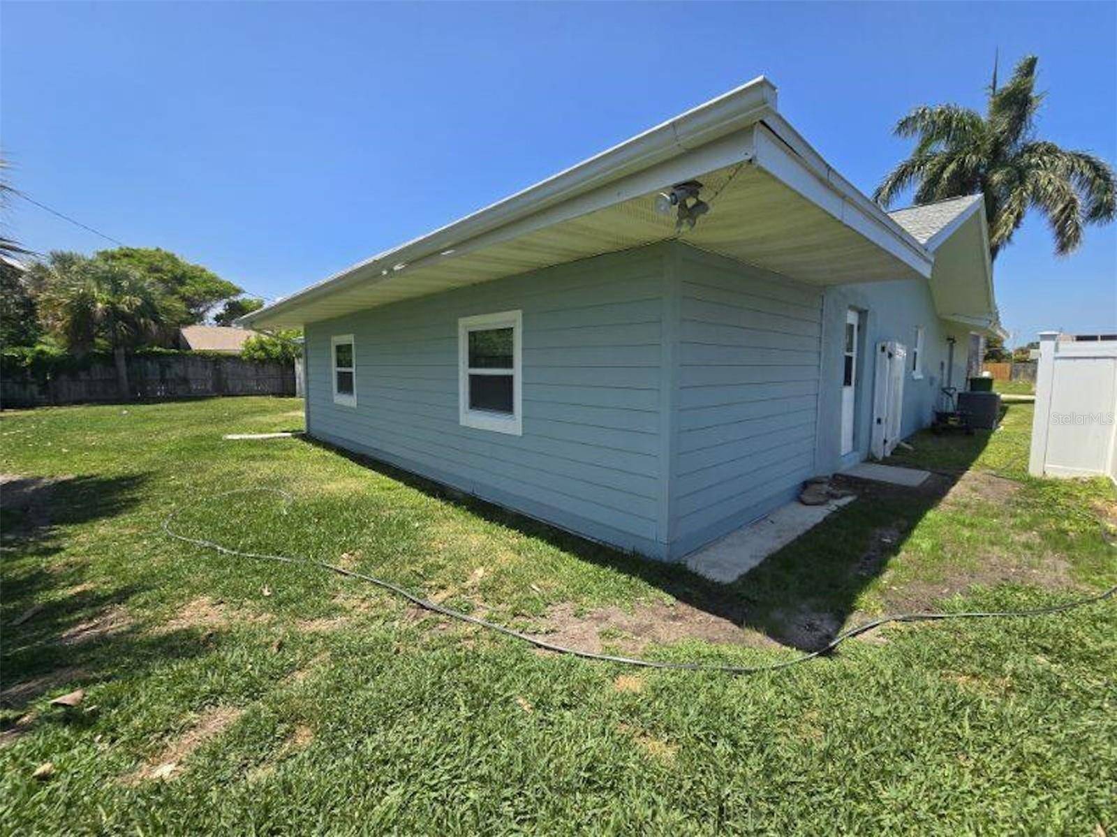 Cocoa Beach, FL 32931,333 W OSCEOLA LN #1