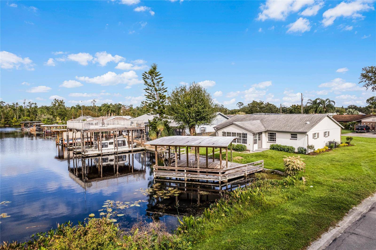 Tavares, FL 32778,26603 W COVE DR